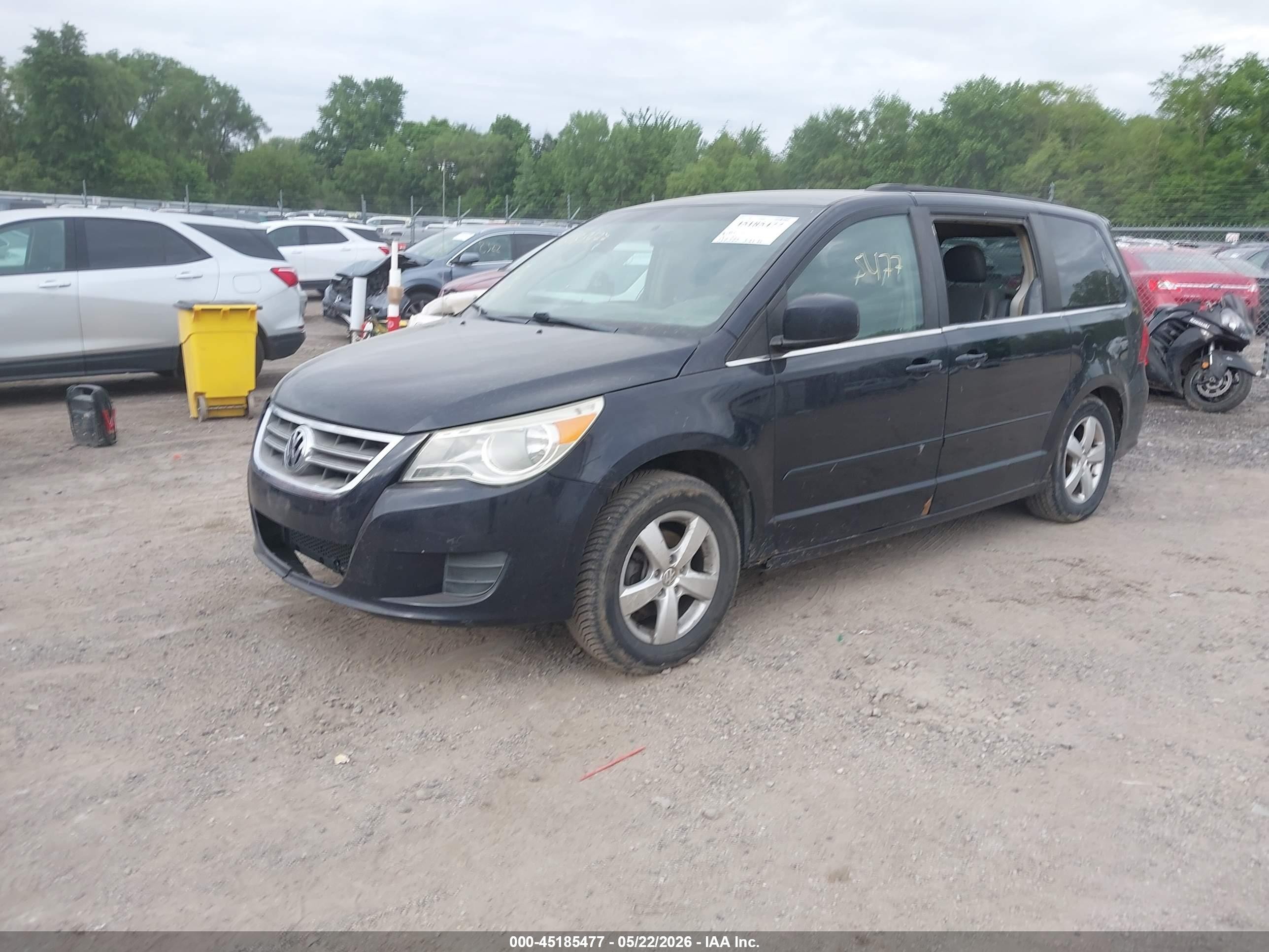 2011 Volkswagen Routan Se Black vin: 2V4RW3DG5BR643408