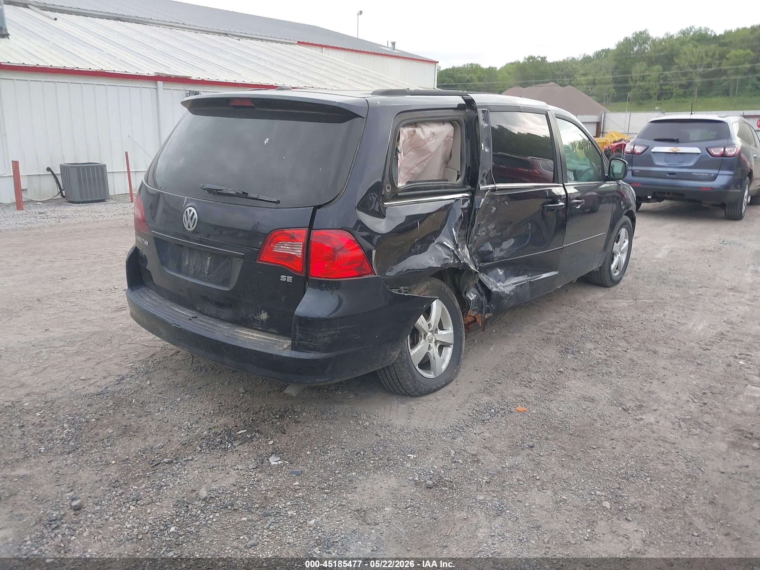 2011 Volkswagen Routan Se Black vin: 2V4RW3DG5BR643408