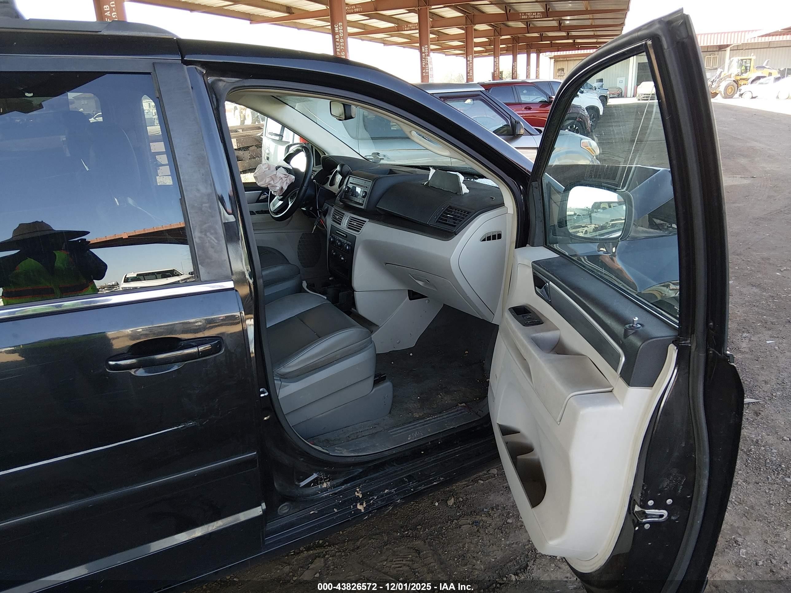 2011 Volkswagen Routan Se Черный vin: 2V4RW3DG5BR670415