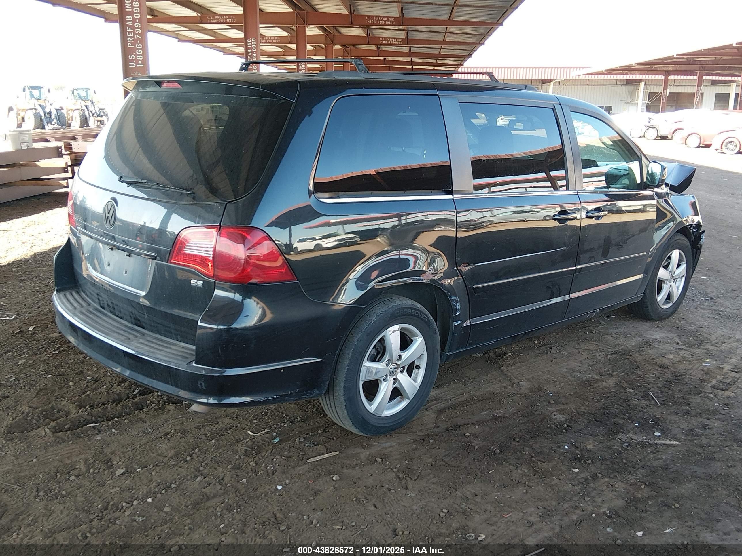 2011 Volkswagen Routan Se Черный vin: 2V4RW3DG5BR670415