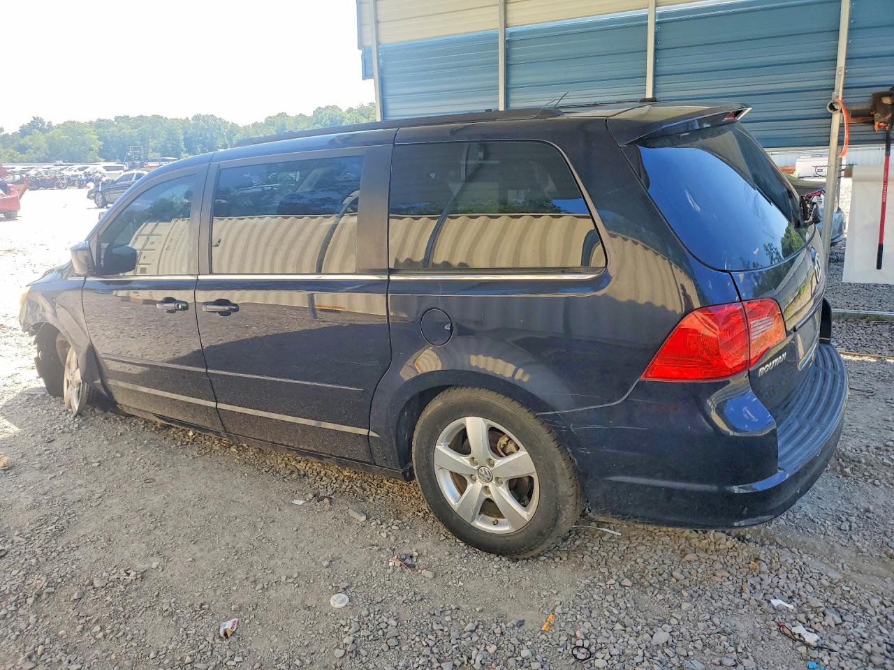 2011 Volkswagen Routan Se Black vin: 2V4RW3DG5BR670639