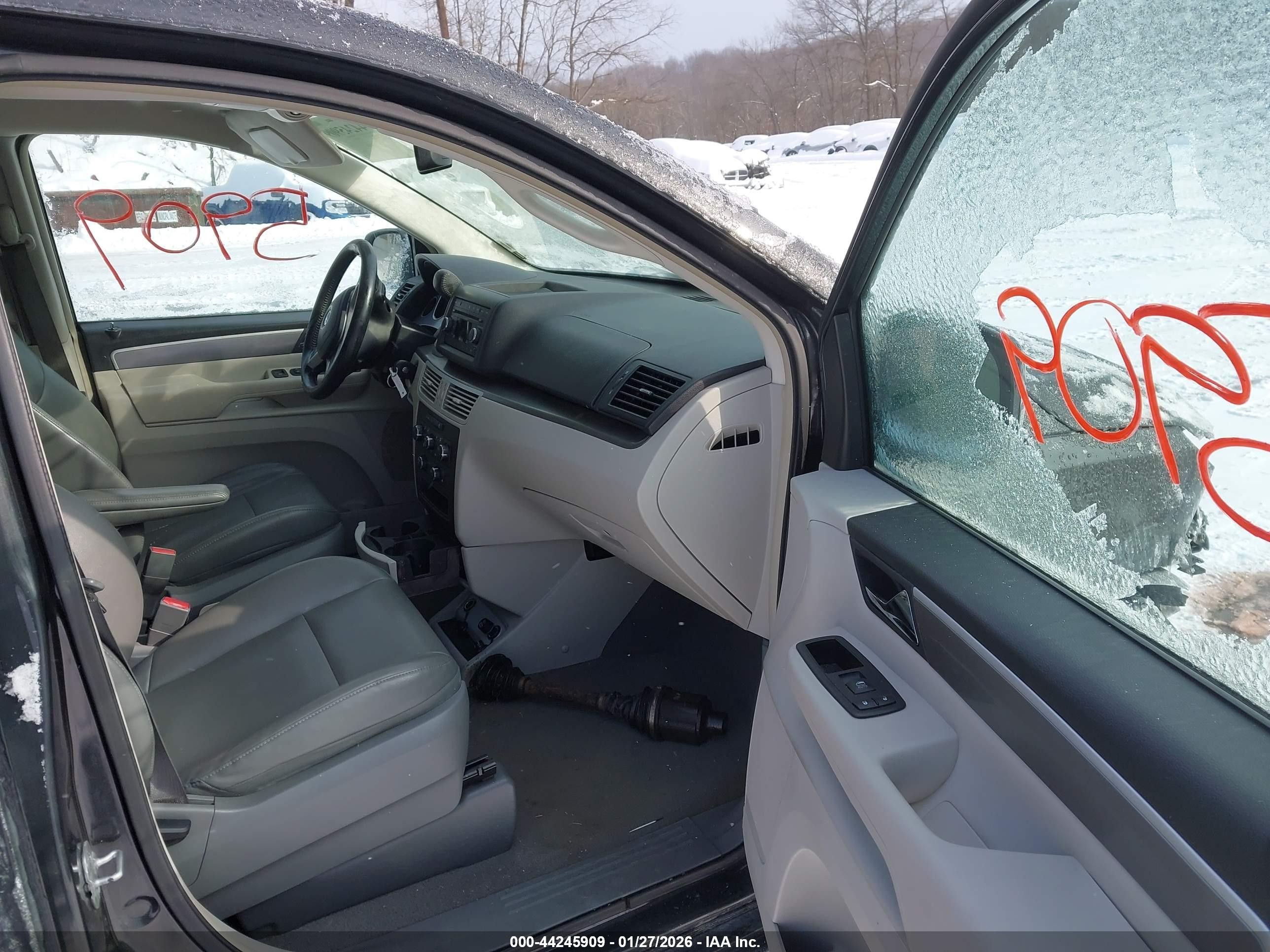 2011 Volkswagen Routan Se Gray vin: 2V4RW3DG5BR695637