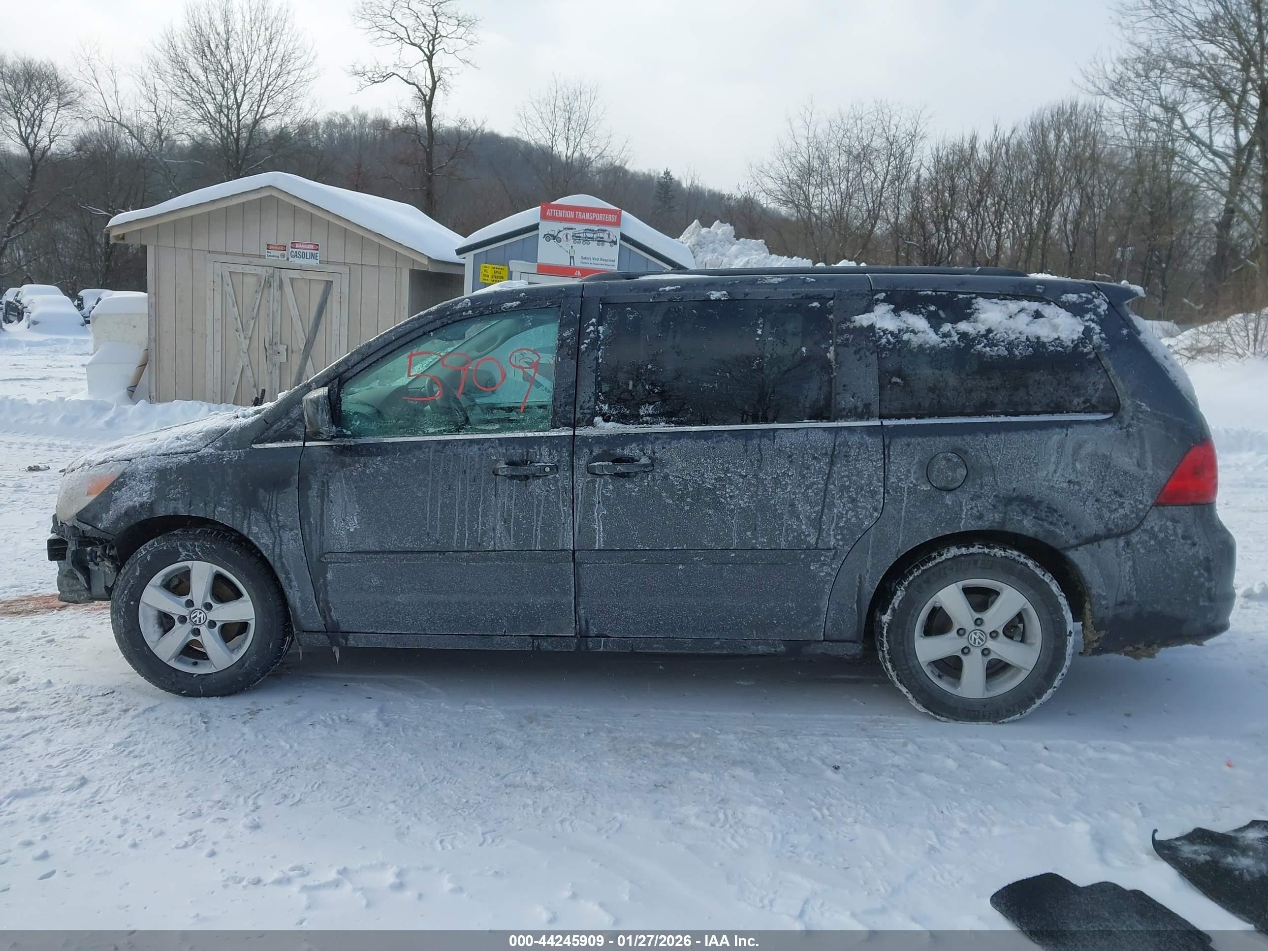 2011 Volkswagen Routan Se Gray vin: 2V4RW3DG5BR695637