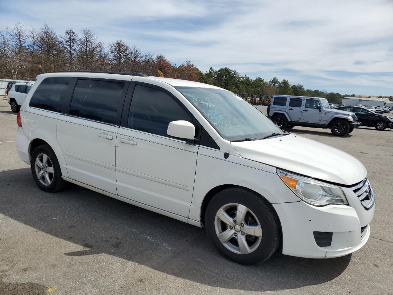 2011 Volkswagen Routan Se White vin: 2V4RW3DG5BR717538