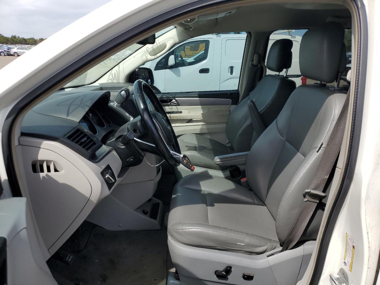 2011 Volkswagen Routan Se White vin: 2V4RW3DG5BR717538