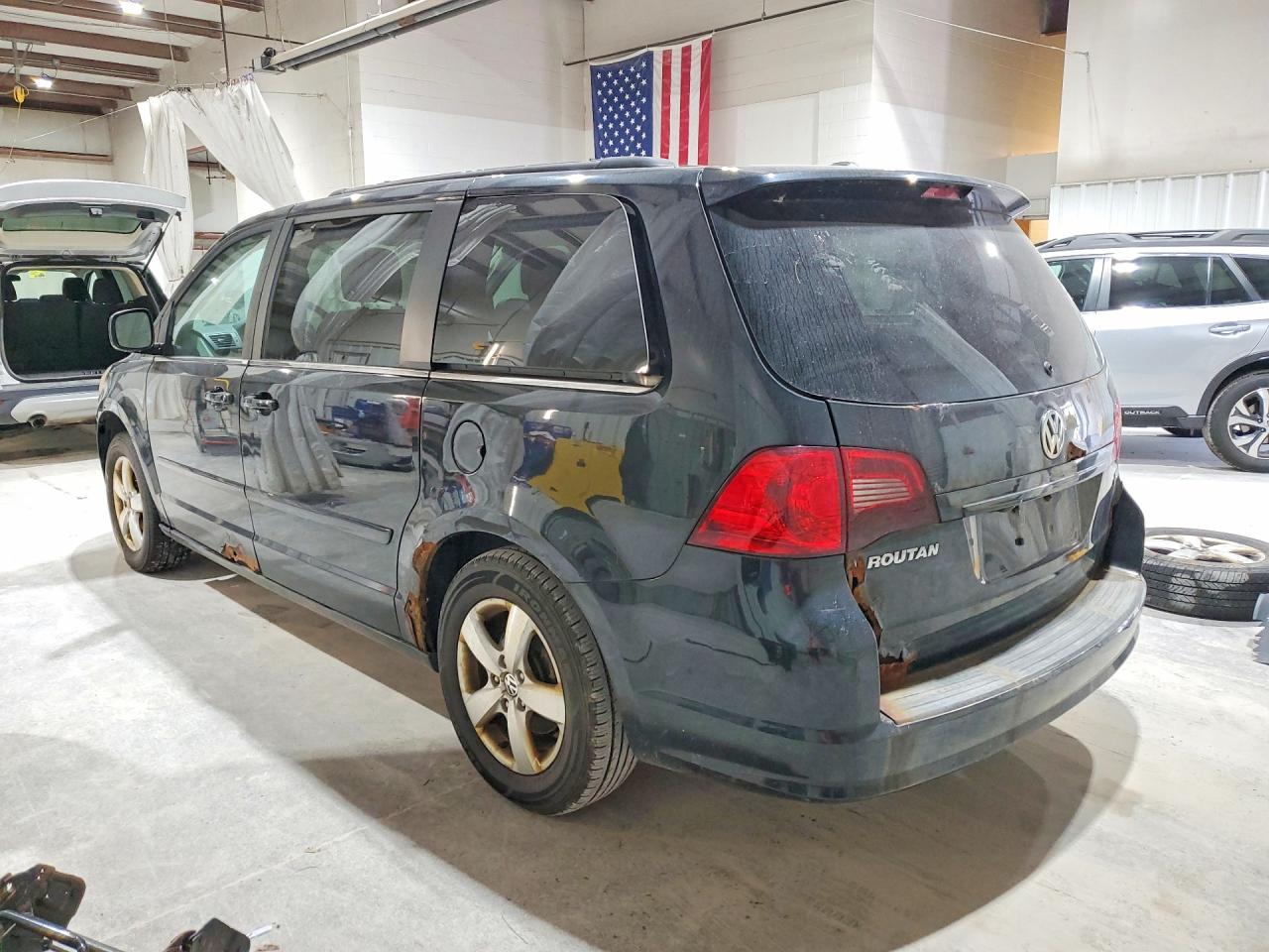 2011 Volkswagen Routan Se Черный vin: 2V4RW3DG5BR718155