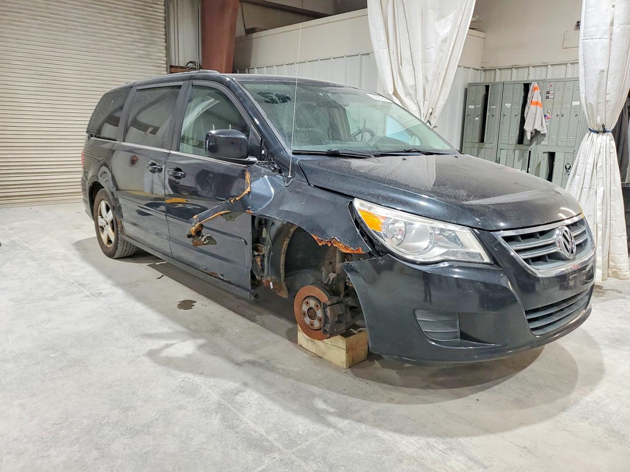 2011 Volkswagen Routan Se Черный vin: 2V4RW3DG5BR718155