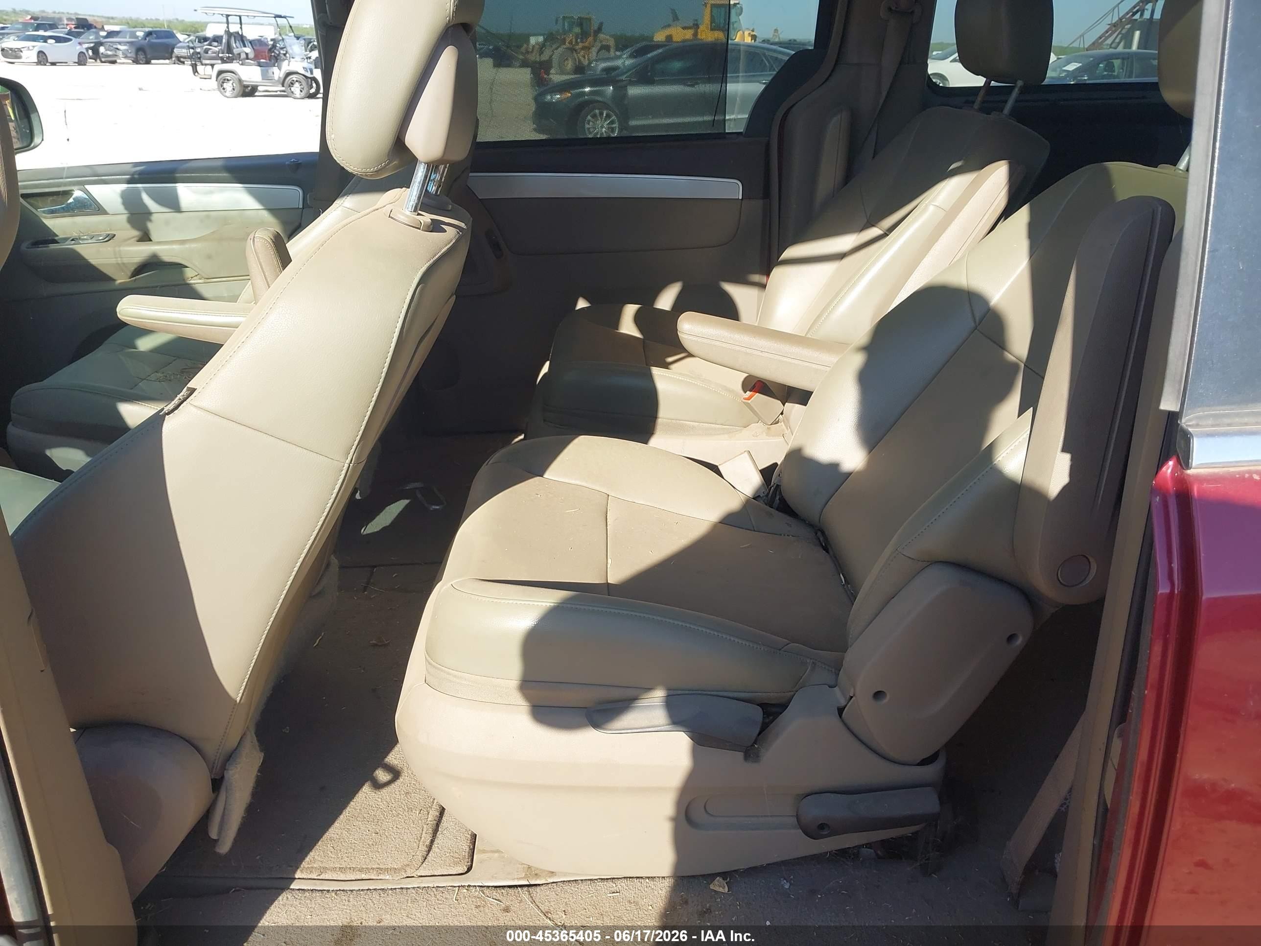2011 Volkswagen Routan Se Burgundy vin: 2V4RW3DG6BR691435