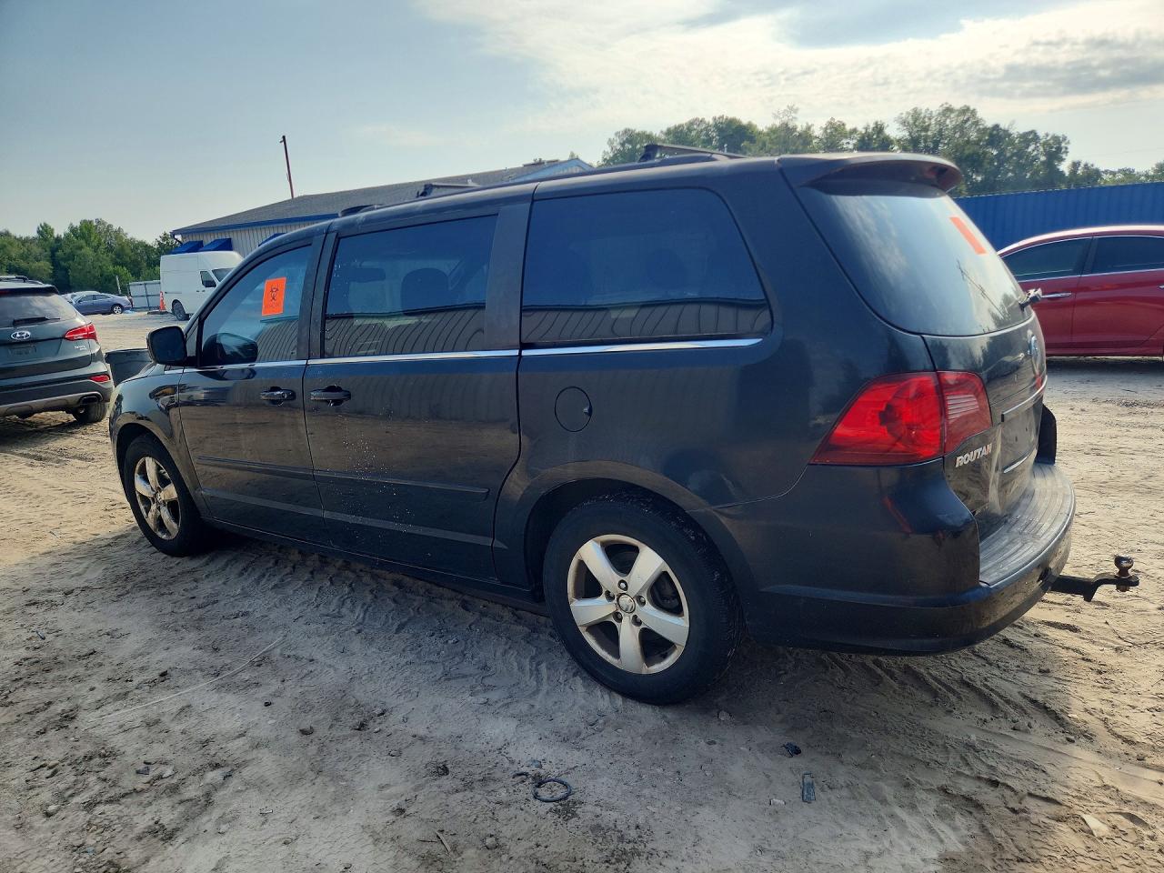 2011 Volkswagen Routan Se Black vin: 2V4RW3DG8BR717680