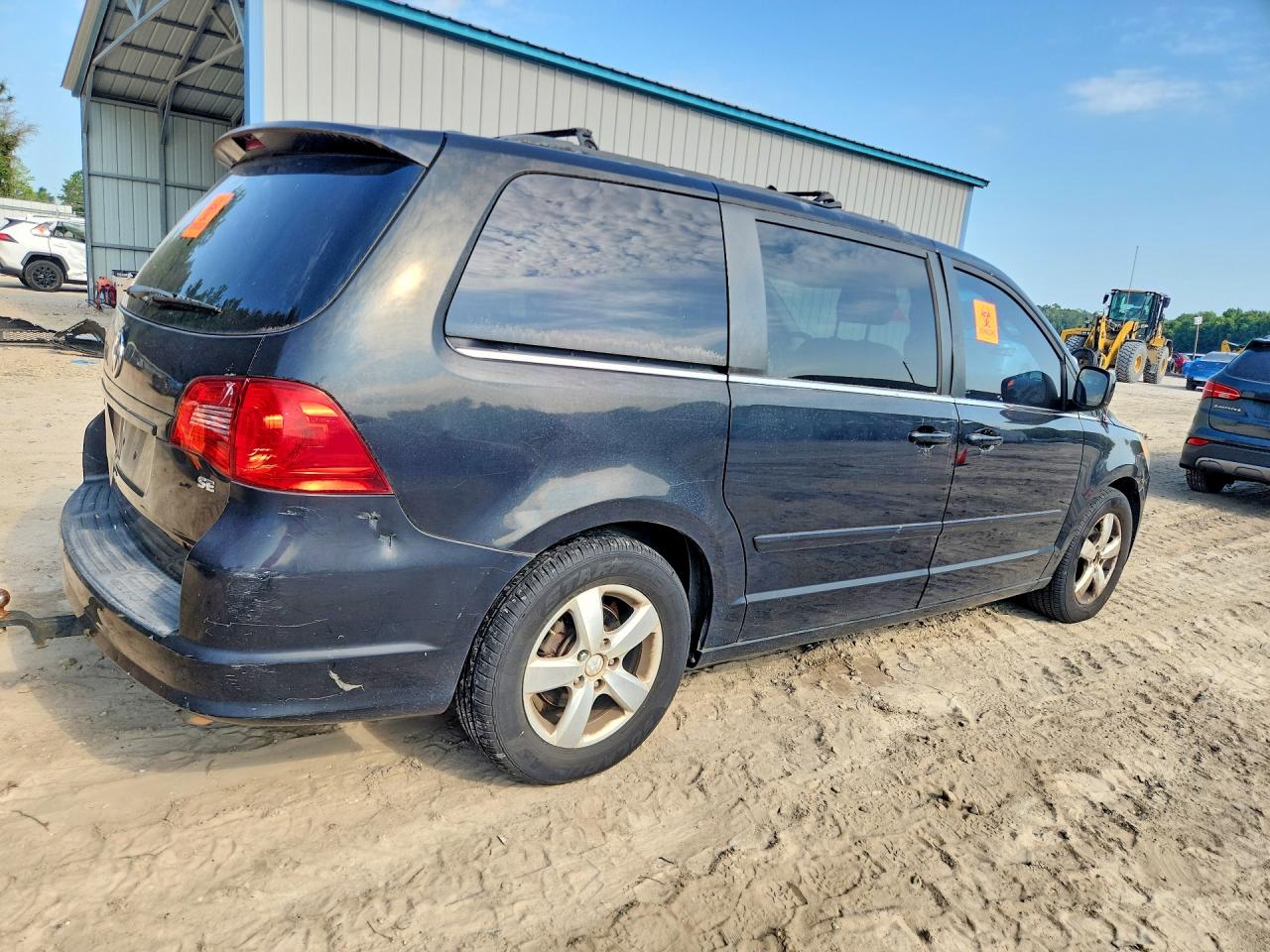 2011 Volkswagen Routan Se Black vin: 2V4RW3DG8BR717680