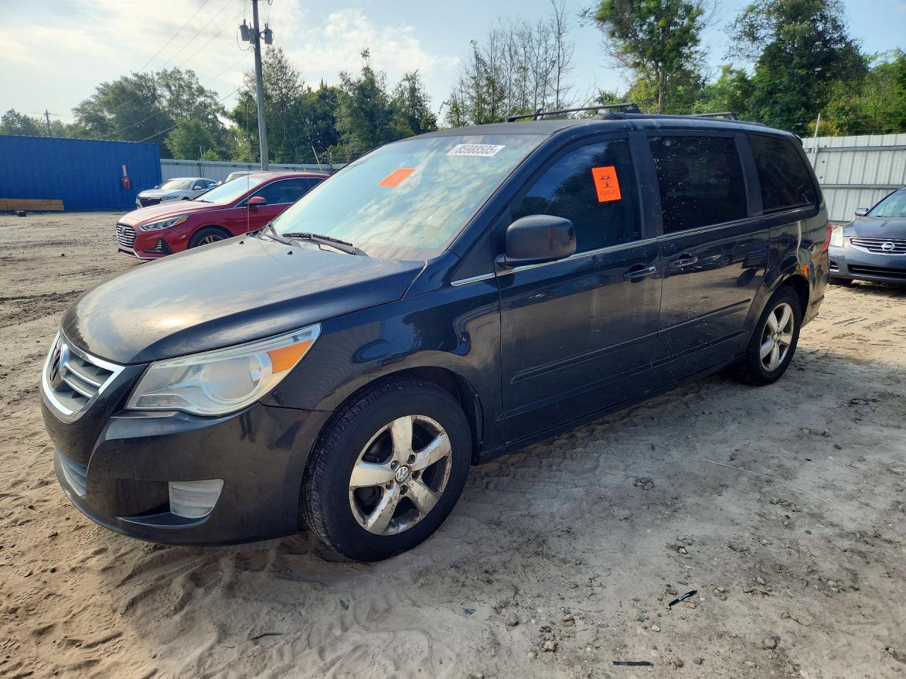 2011 Volkswagen Routan Se Black vin: 2V4RW3DG8BR717680