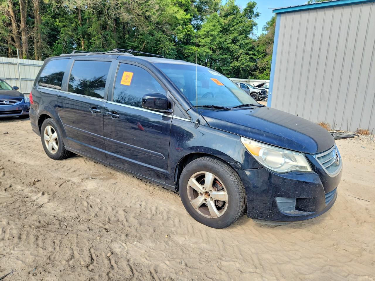 2011 Volkswagen Routan Se Black vin: 2V4RW3DG8BR717680