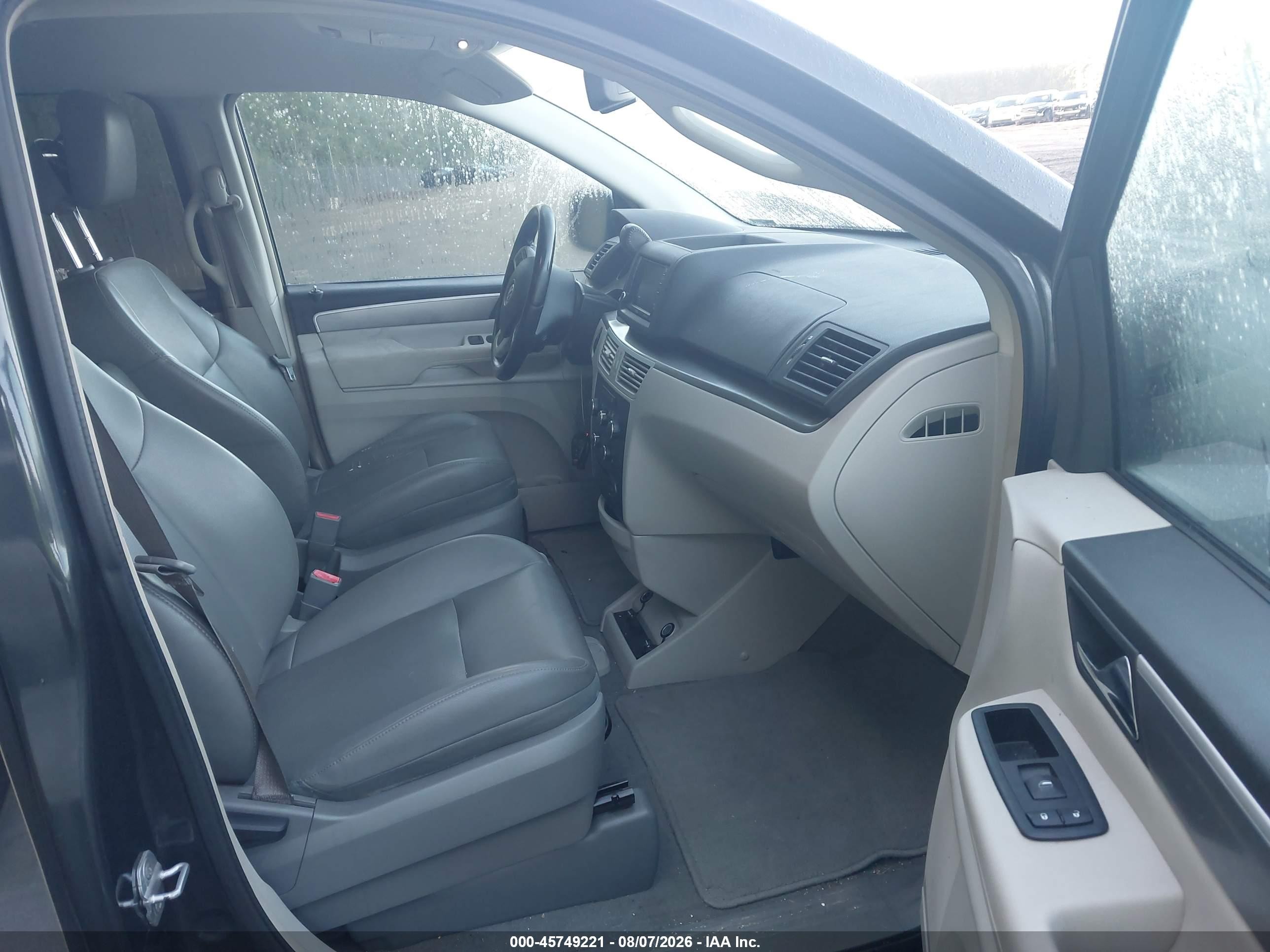 2011 Volkswagen Routan Se Gray vin: 2V4RW3DG8BR738934