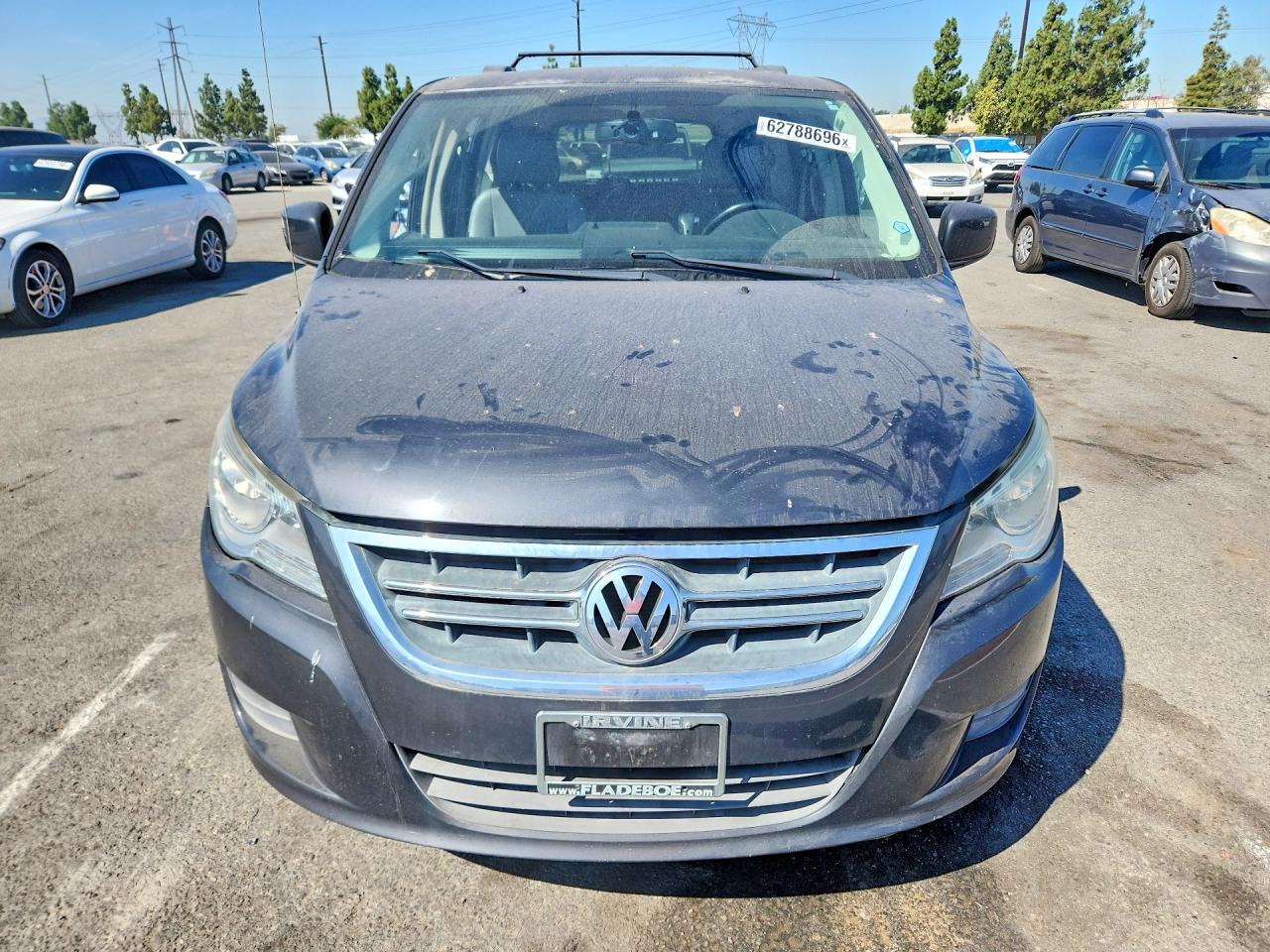 2011 Volkswagen Routan Se Charcoal vin: 2V4RW3DG9BR766550