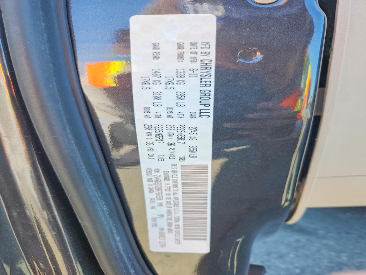 2011 Volkswagen Routan Se Charcoal vin: 2V4RW3DG9BR766550