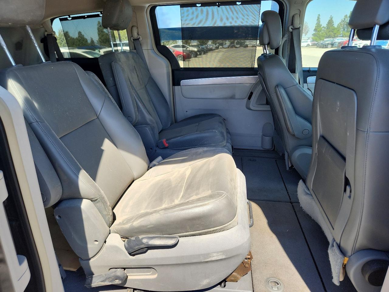 2011 Volkswagen Routan Se Charcoal vin: 2V4RW3DG9BR766550