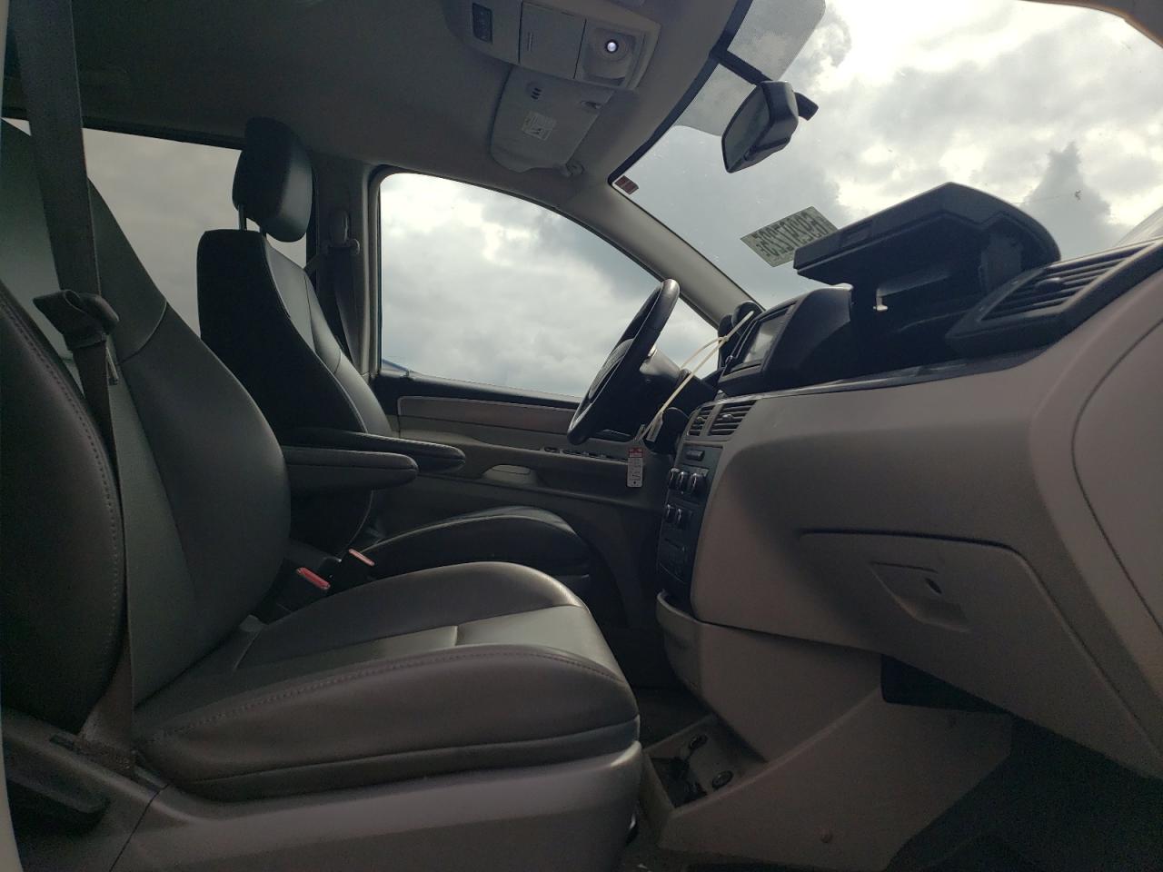 2011 Volkswagen Routan Se Black vin: 2V4RW3DG9BR806190
