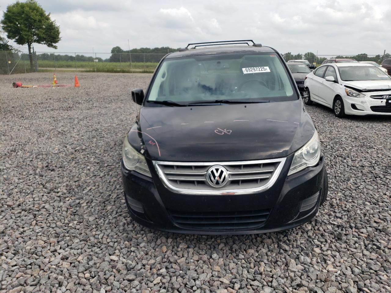 2011 Volkswagen Routan Se Black vin: 2V4RW3DG9BR806190