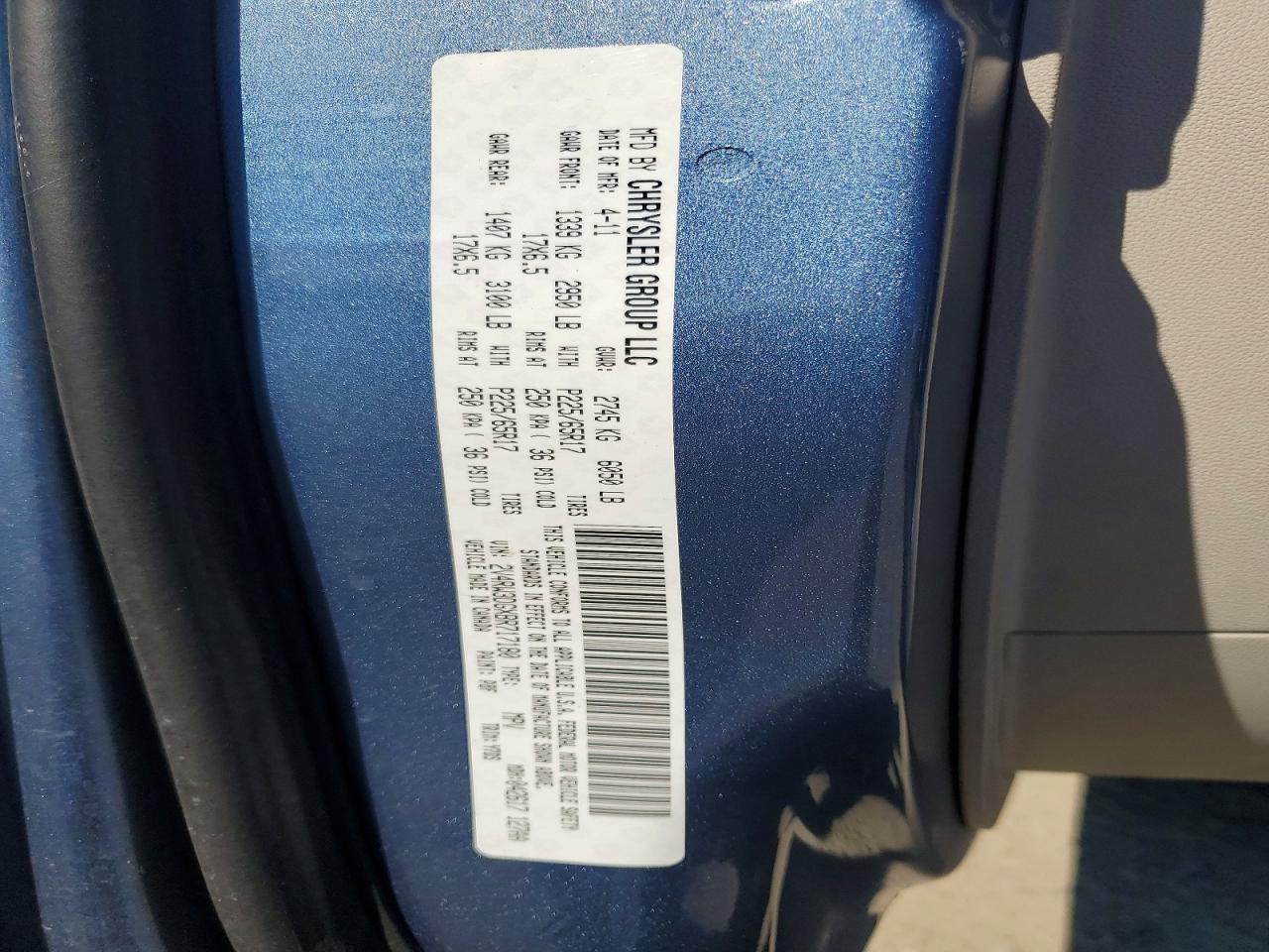 2011 Volkswagen Routan Se Blue vin: 2V4RW3DGXBR717180