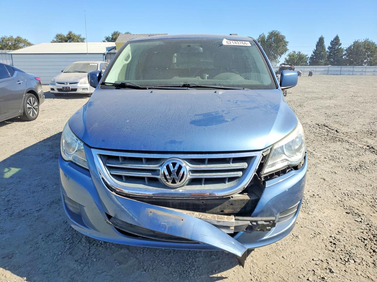2011 Volkswagen Routan Se Blue vin: 2V4RW3DGXBR717180