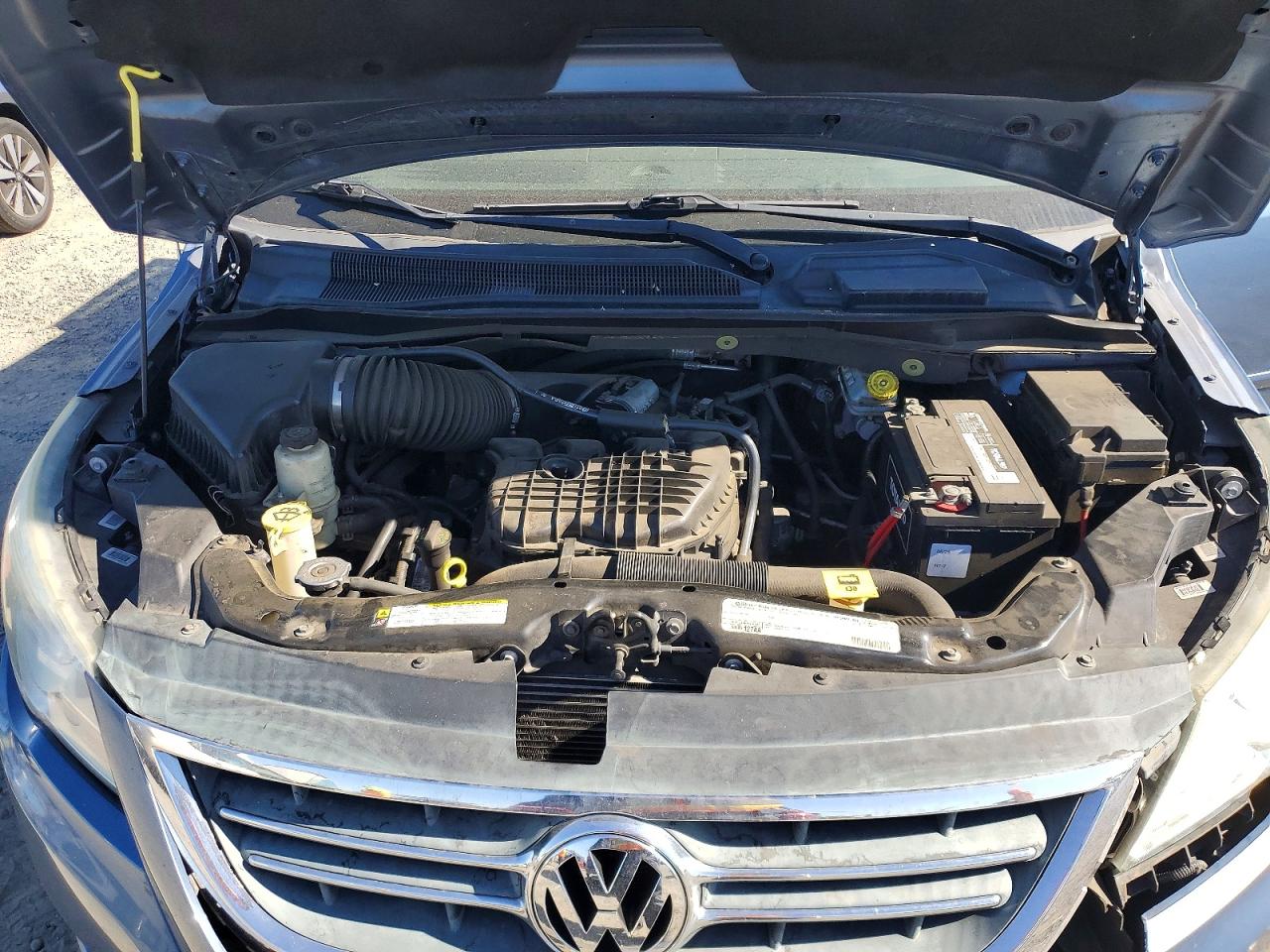 2011 Volkswagen Routan Se Blue vin: 2V4RW3DGXBR717180