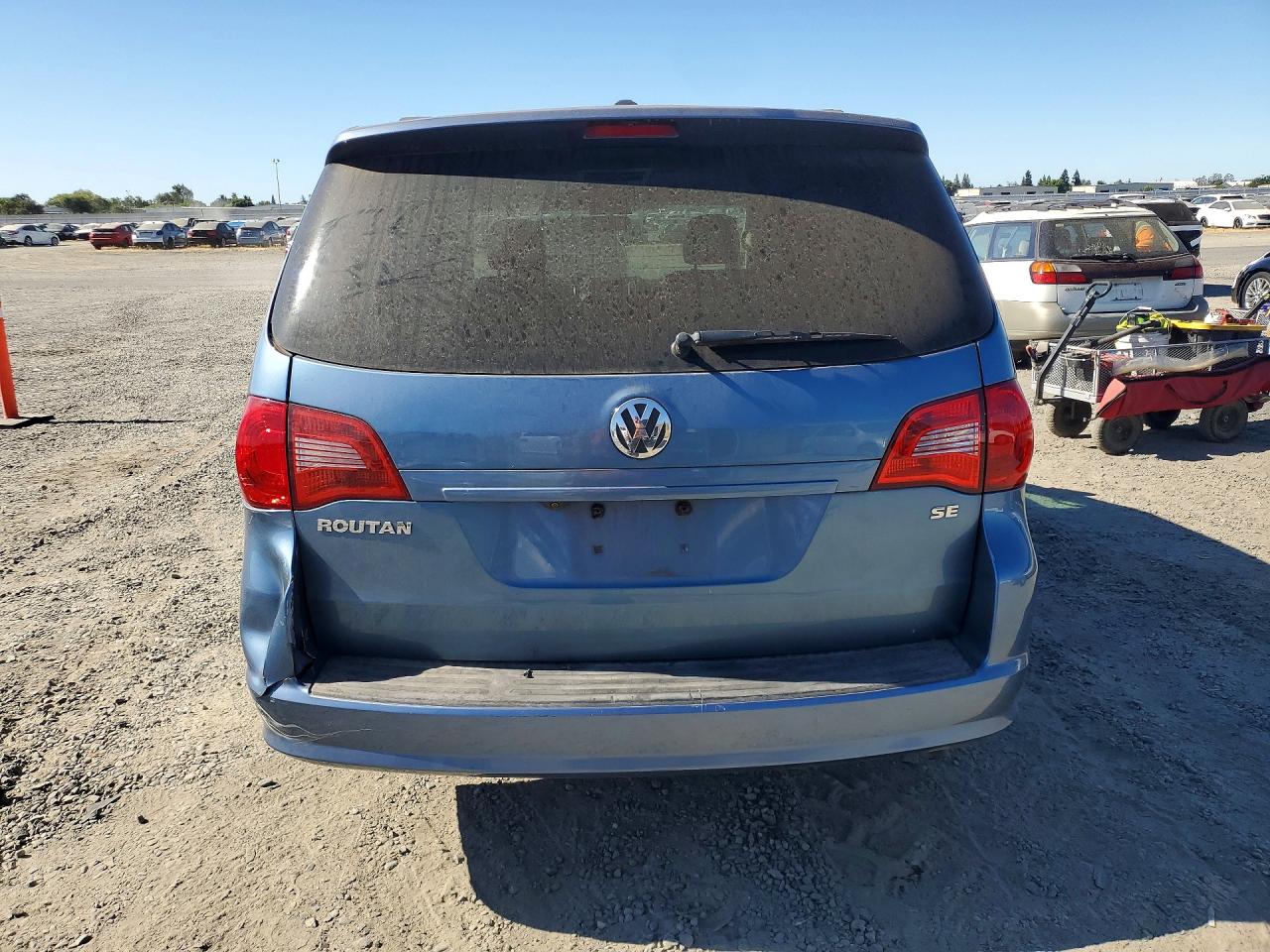 2011 Volkswagen Routan Se Blue vin: 2V4RW3DGXBR717180