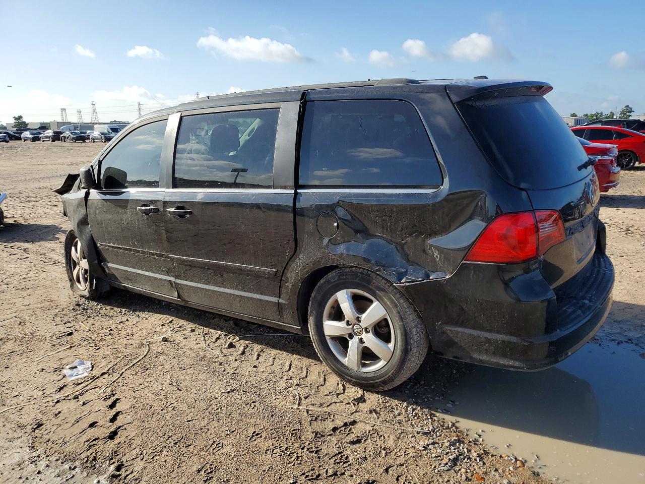 2011 Volkswagen Routan Se Black vin: 2V4RW3DGXBR803038