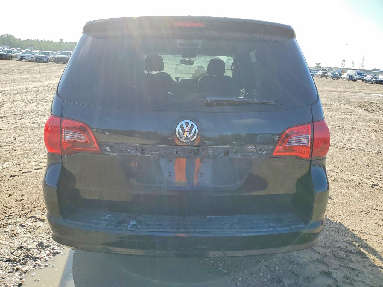 2011 Volkswagen Routan Se Black vin: 2V4RW3DGXBR803038