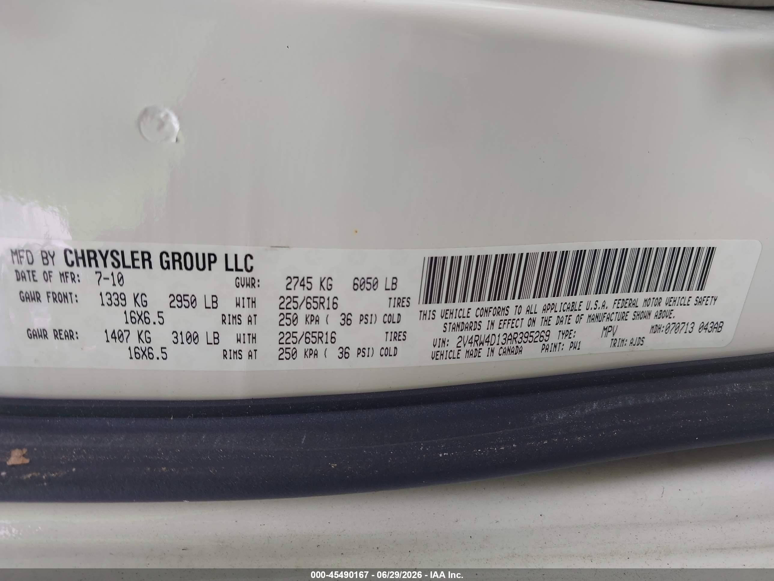 2010 Volkswagen Routan S White vin: 2V4RW4D13AR395269