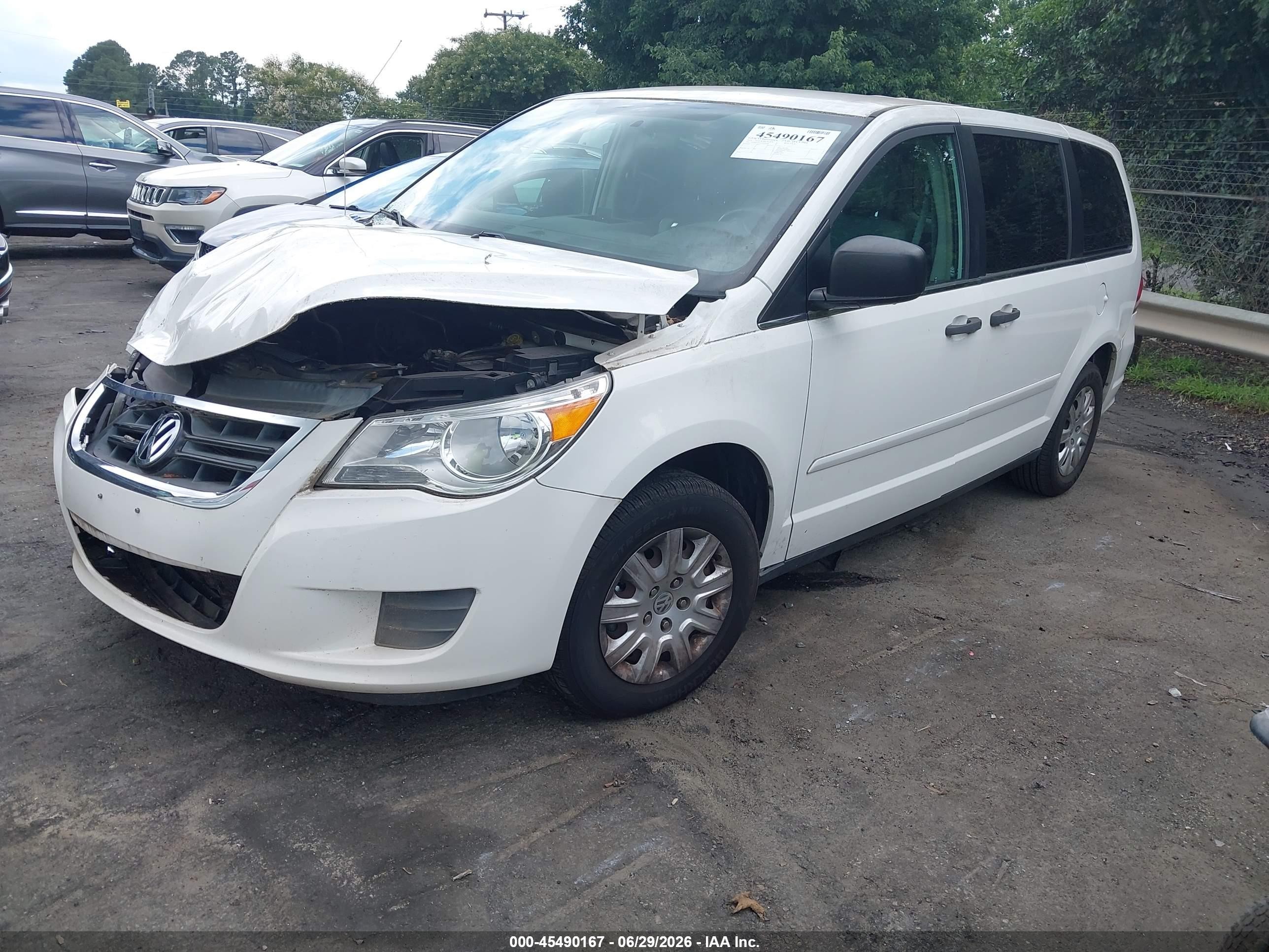 2010 Volkswagen Routan S White vin: 2V4RW4D13AR395269