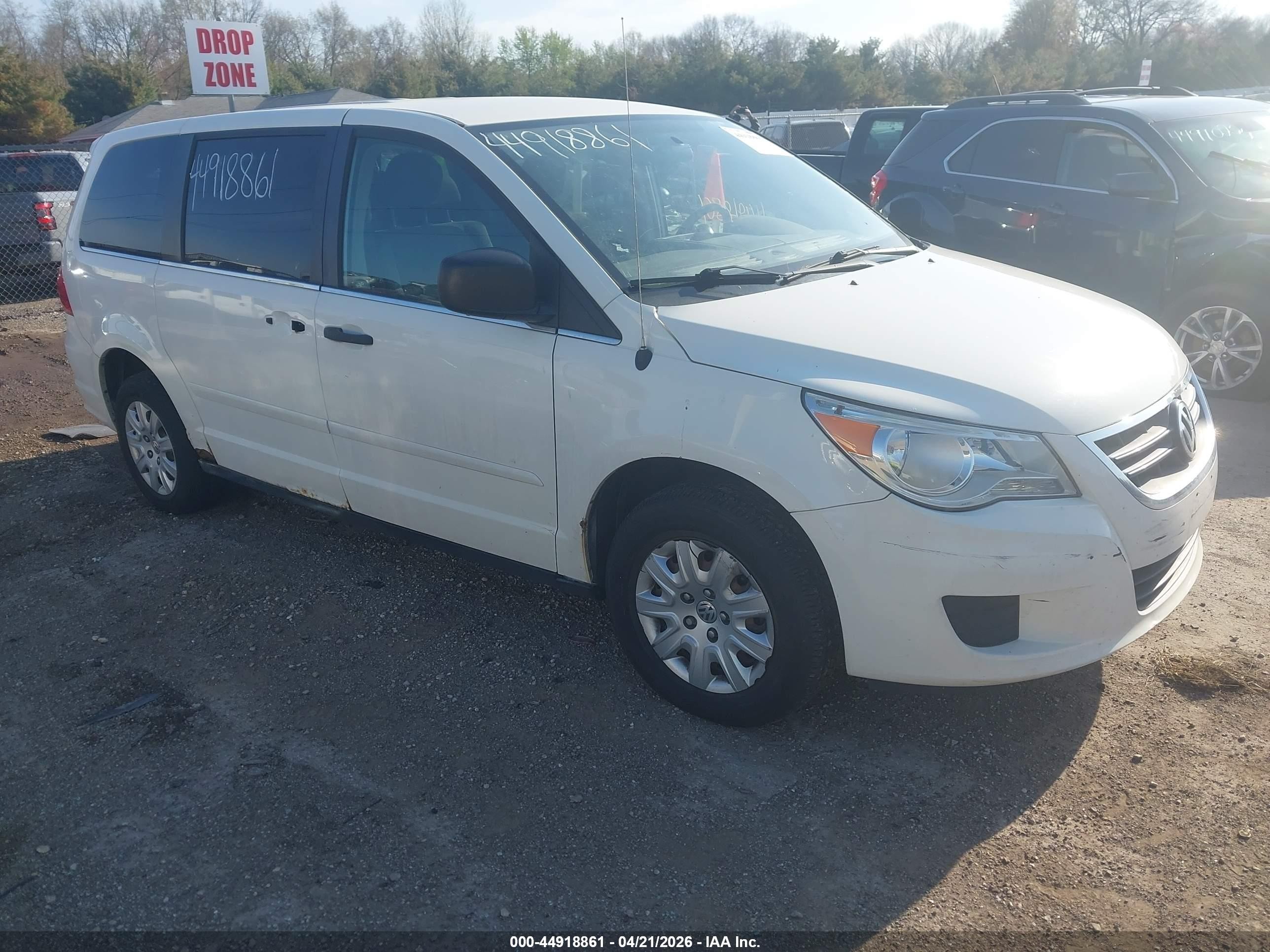 2010 Volkswagen Routan S Белый vin: 2V4RW4D14AR163652