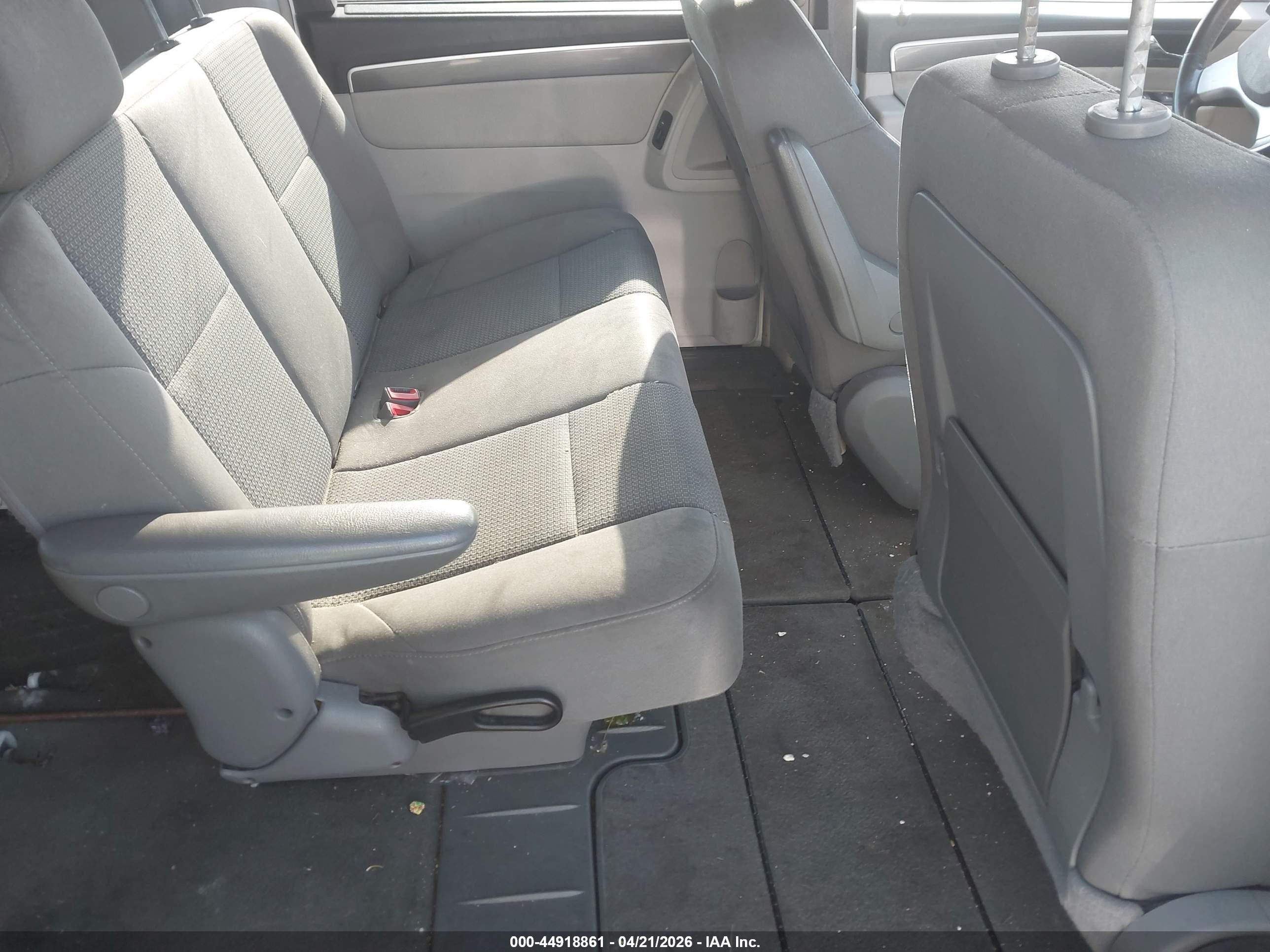 2010 Volkswagen Routan S Белый vin: 2V4RW4D14AR163652