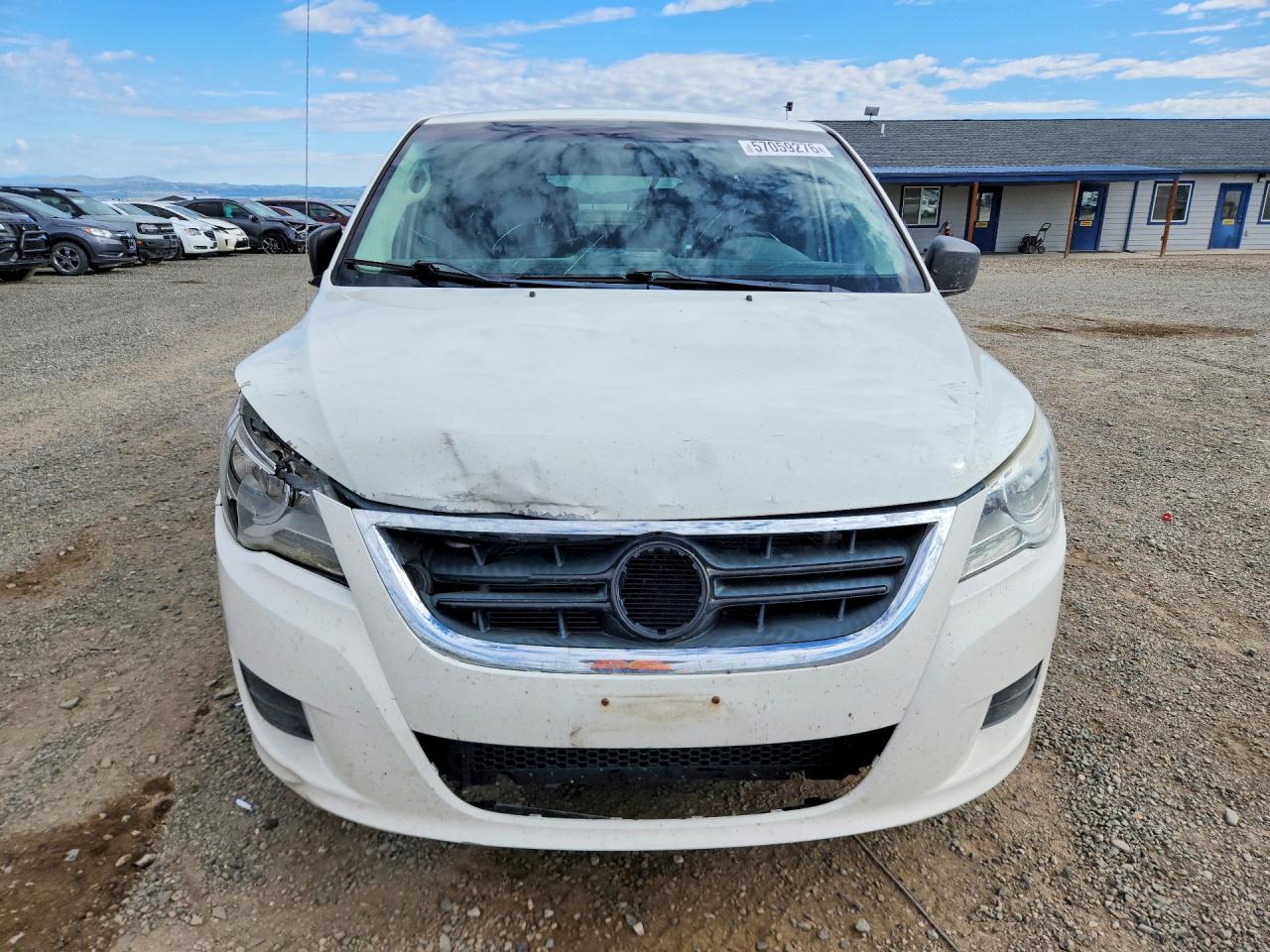 2011 Volkswagen Routan S White vin: 2V4RW4DG0BR804978