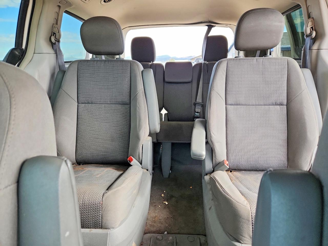 2011 Volkswagen Routan S White vin: 2V4RW4DG0BR804978