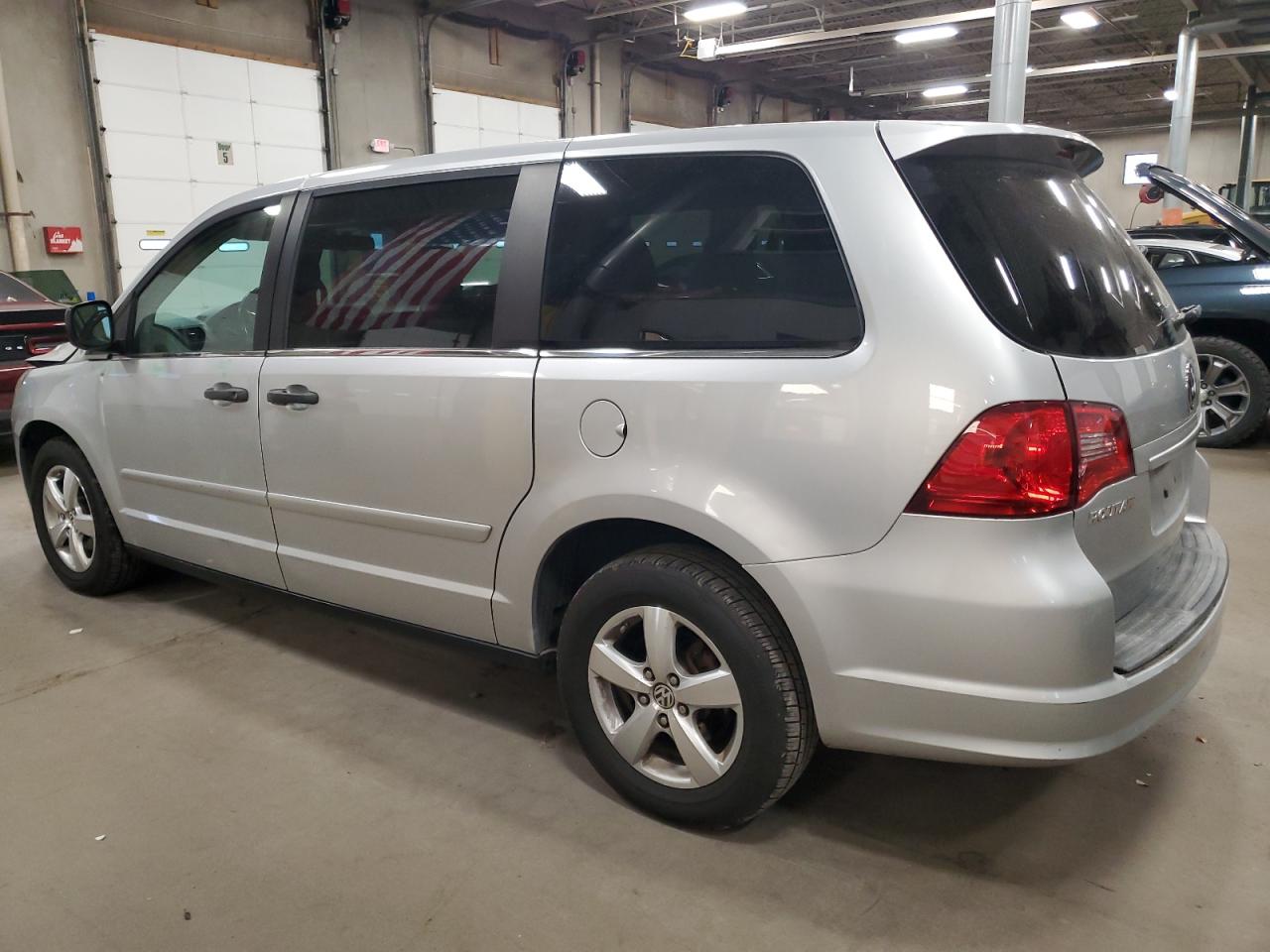 2011 Volkswagen Routan S Silver vin: 2V4RW4DG4BR805096