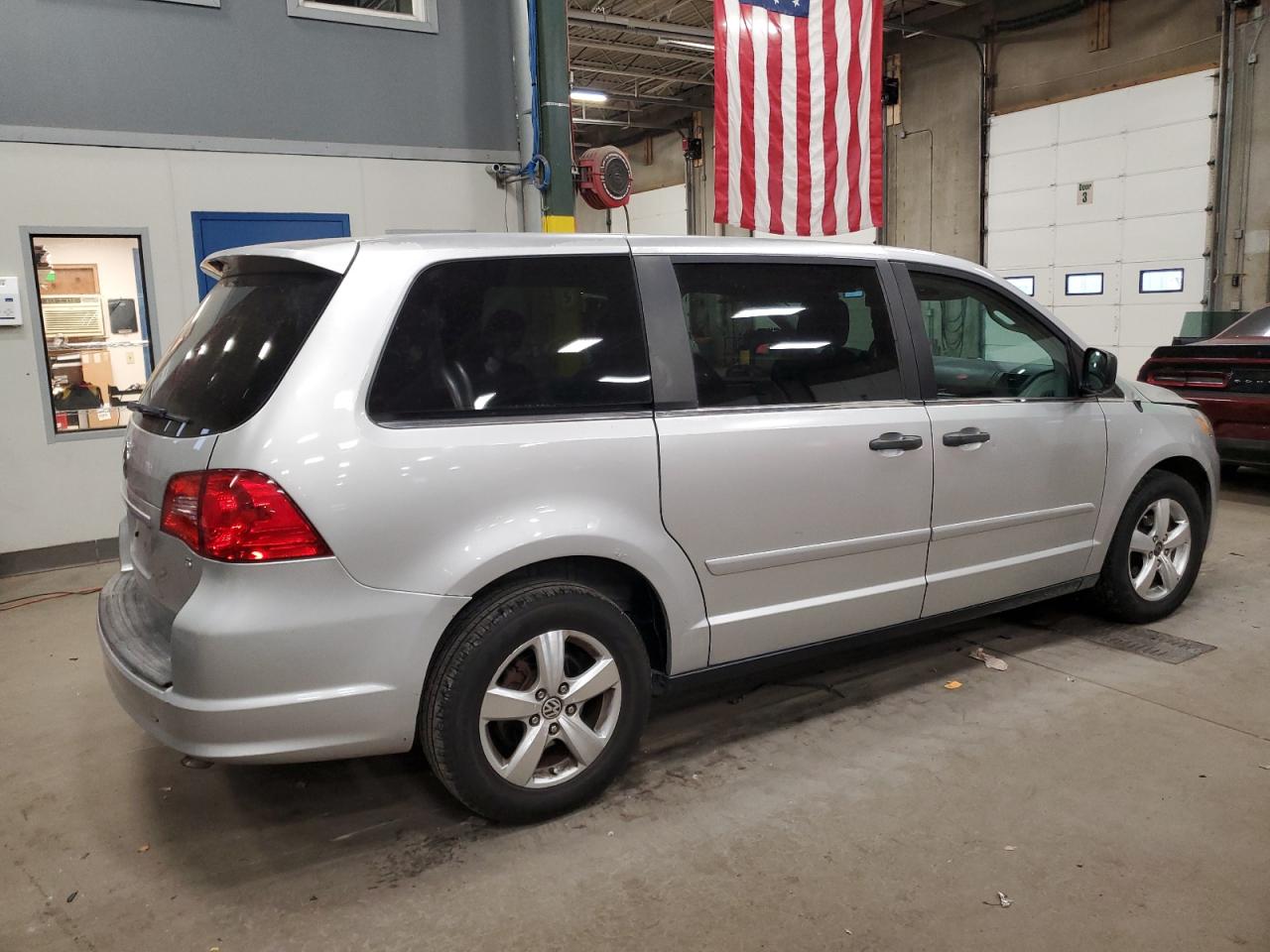 2011 Volkswagen Routan S Silver vin: 2V4RW4DG4BR805096