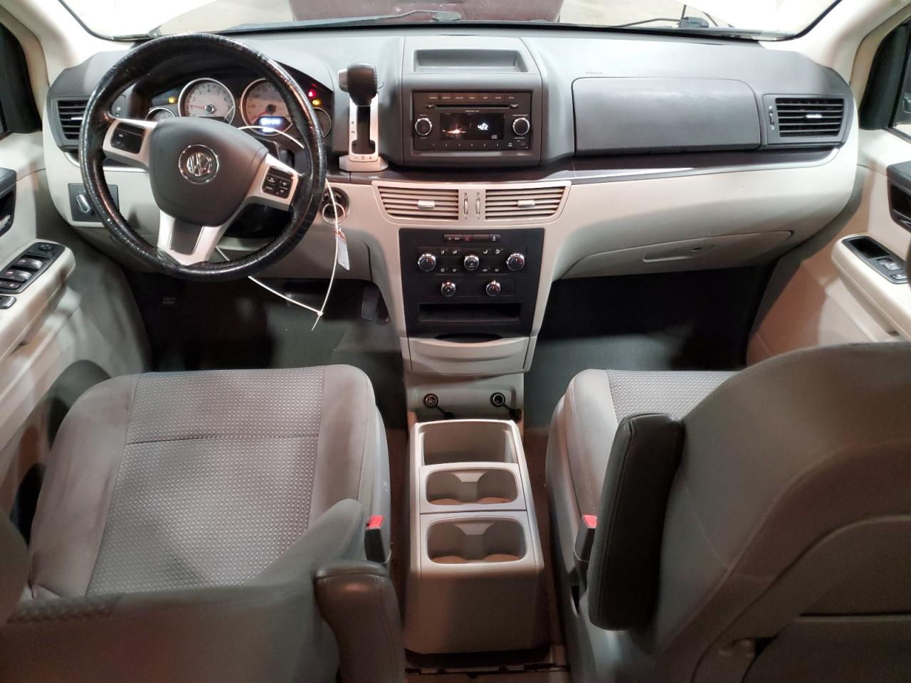 2011 Volkswagen Routan S Silver vin: 2V4RW4DG4BR805096