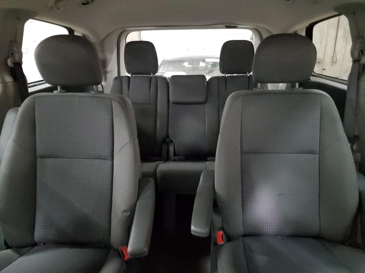 2011 Volkswagen Routan S Silver vin: 2V4RW4DG4BR805096