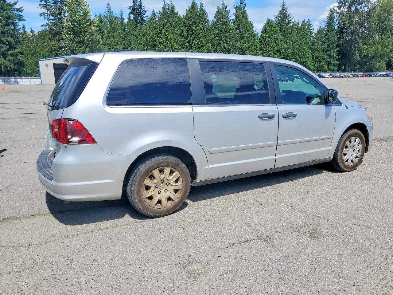 2011 Volkswagen Routan S Silver vin: 2V4RW4DG8BR714784