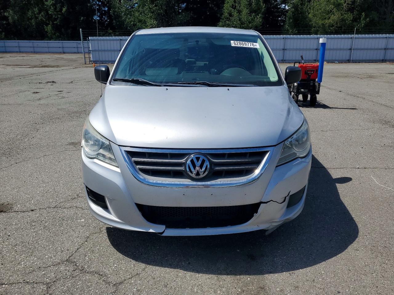 2011 Volkswagen Routan S Silver vin: 2V4RW4DG8BR714784