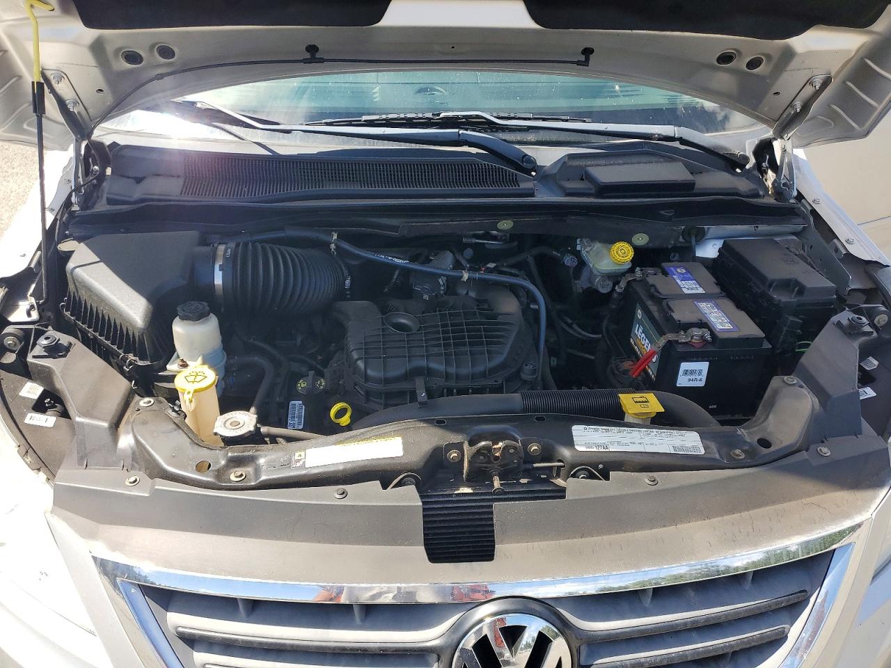 2011 Volkswagen Routan S Silver vin: 2V4RW4DG8BR714784