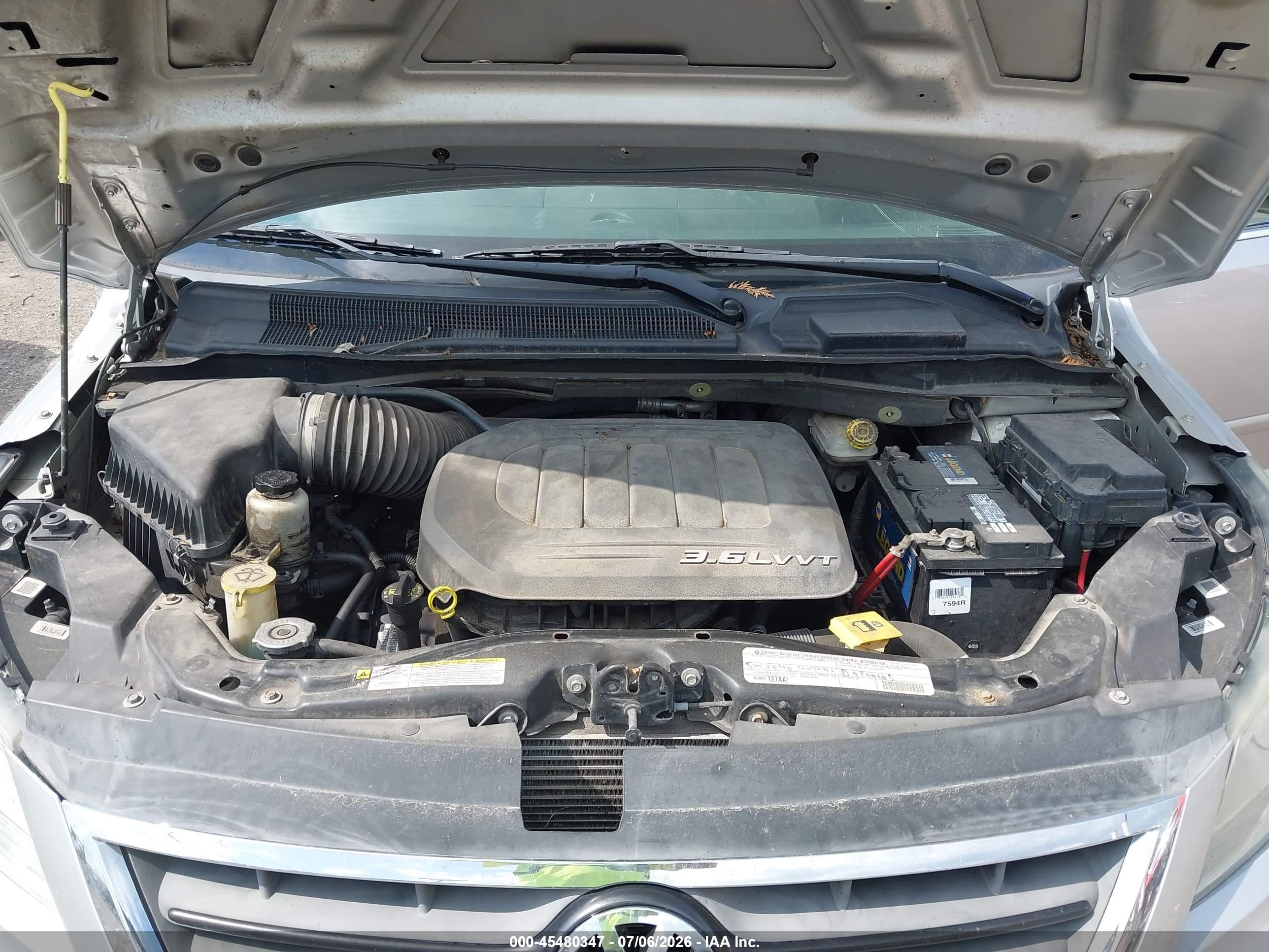 2011 Volkswagen Routan S Silver vin: 2V4RW4DG8BR738955