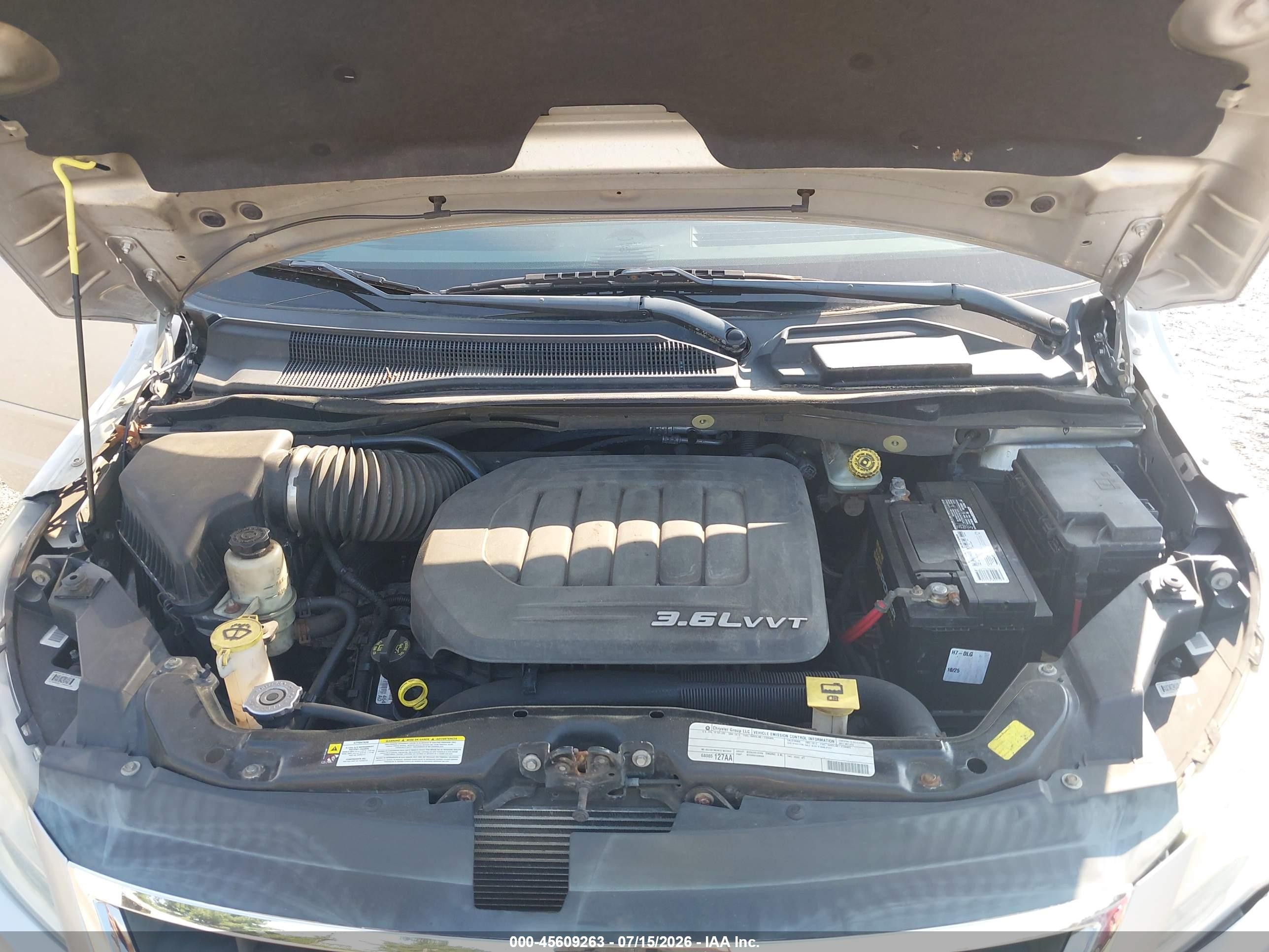 2011 Volkswagen Routan S Silver vin: 2V4RW4DG9BR717709