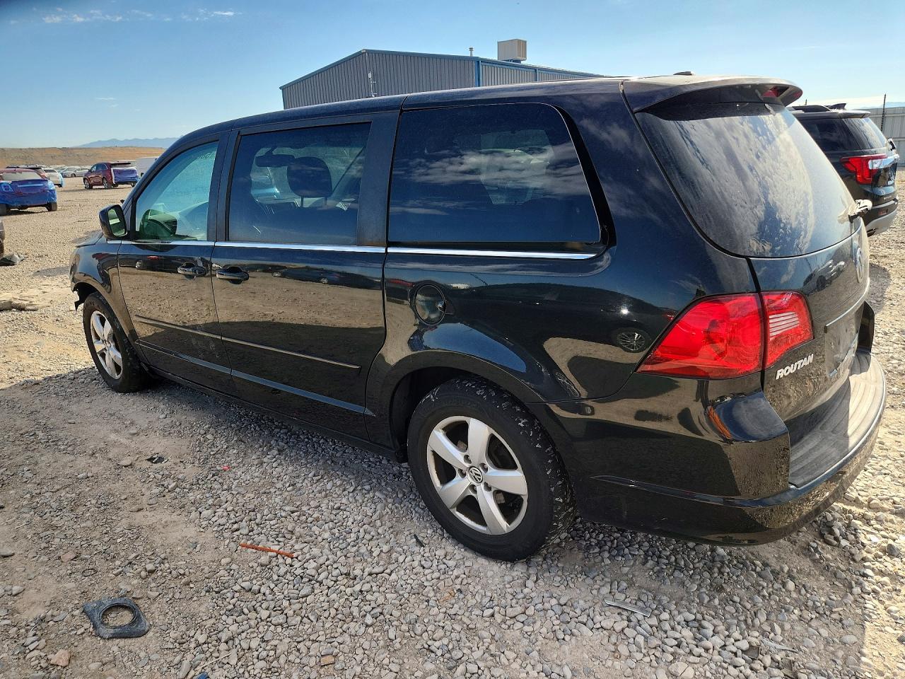 2010 Volkswagen Routan Sel Black vin: 2V4RW5DX2AR184395