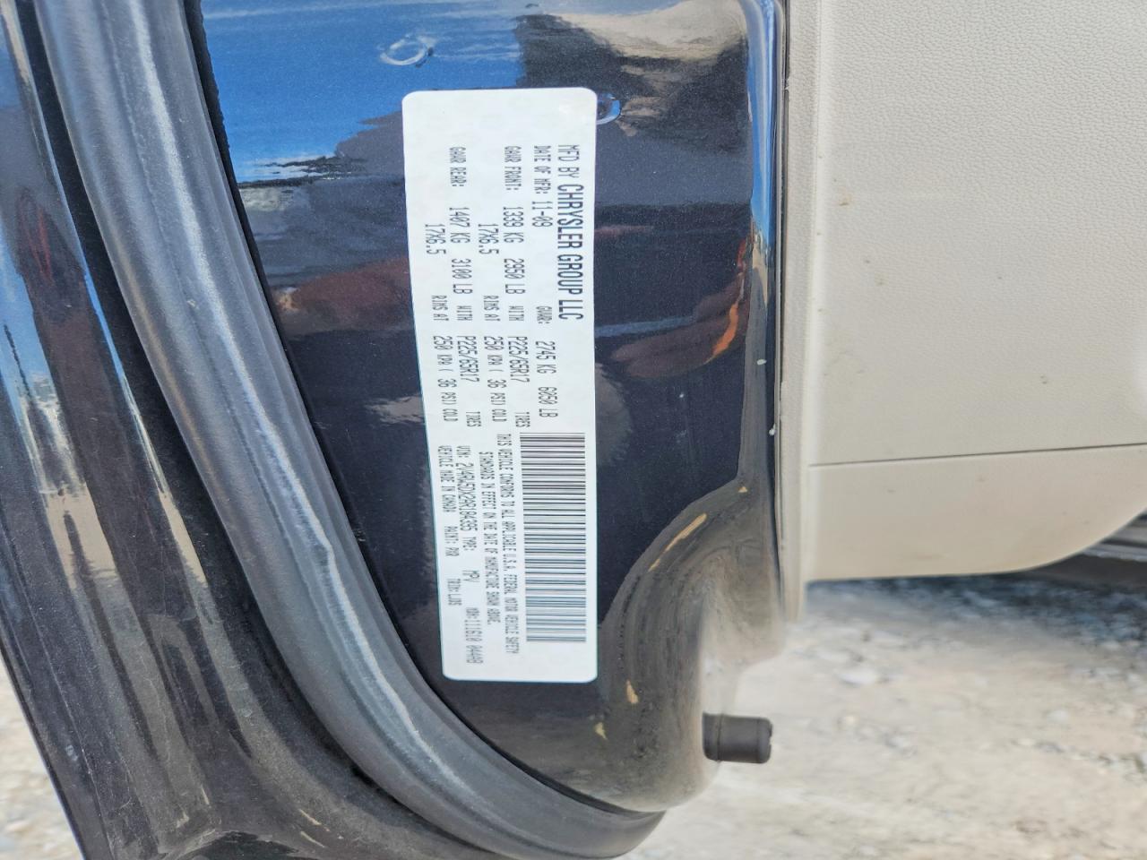 2010 Volkswagen Routan Sel Black vin: 2V4RW5DX2AR184395