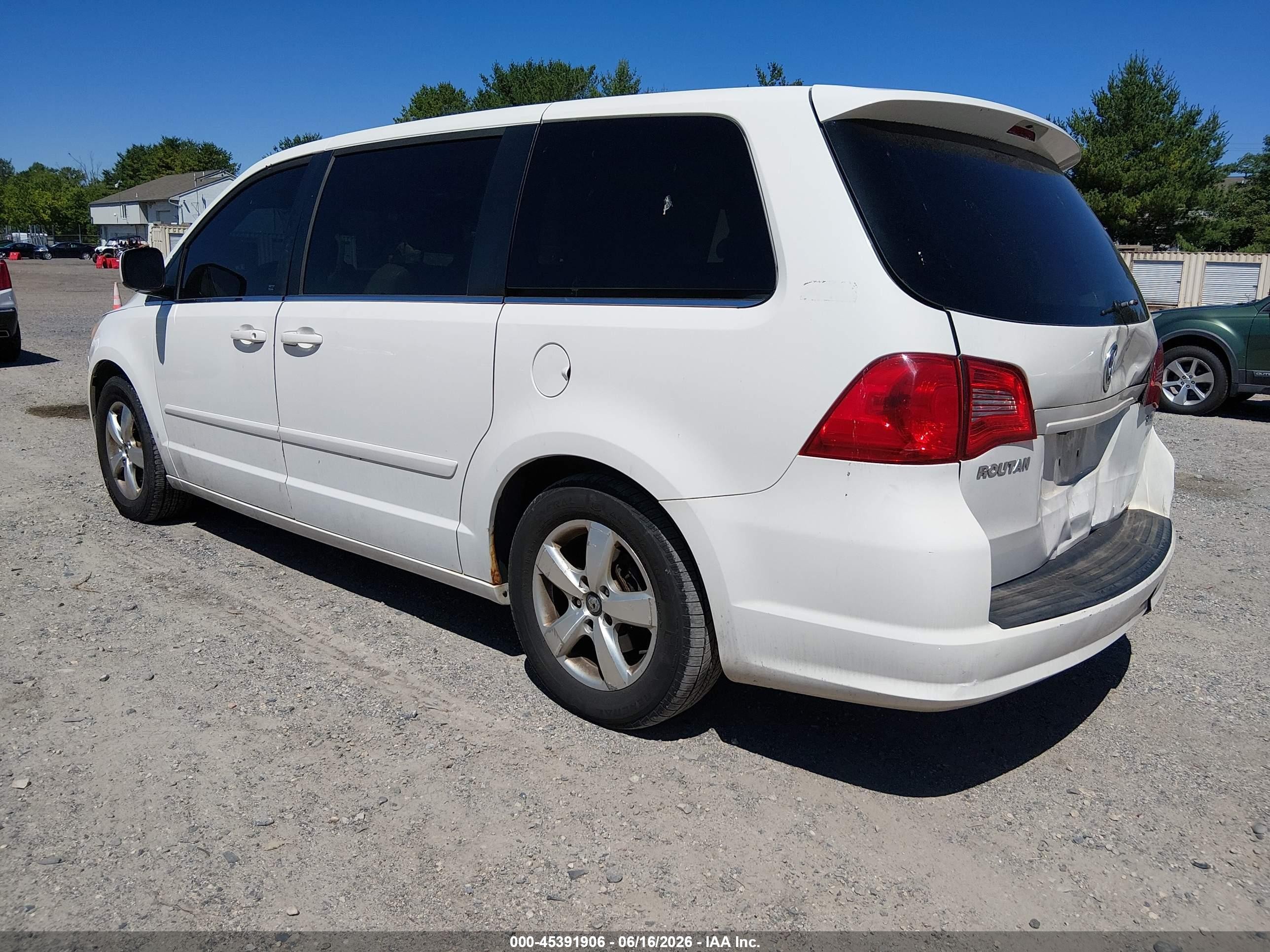 2010 Volkswagen Routan Sel White vin: 2V4RW5DX9AR199427