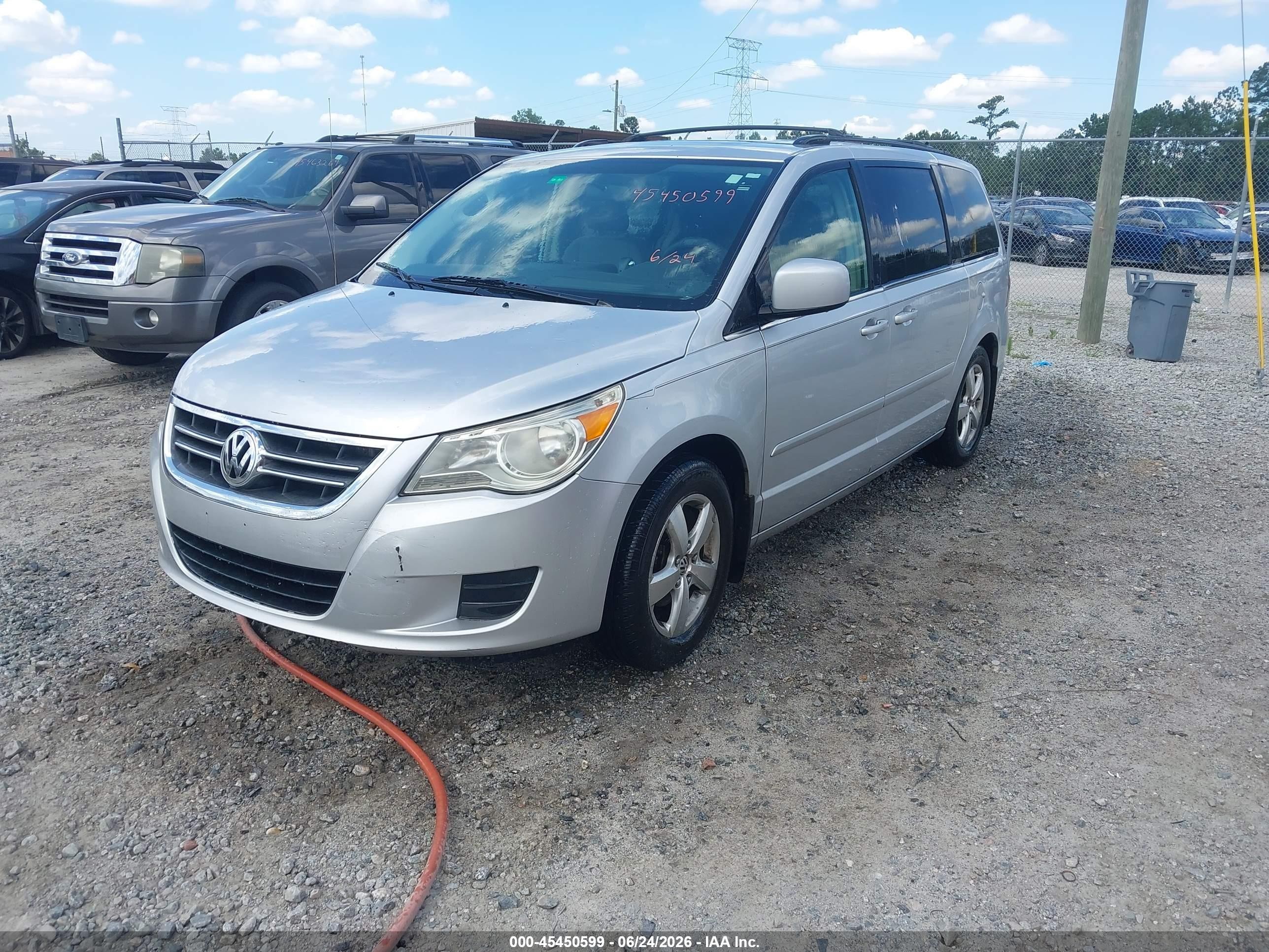 2009 Volkswagen Routan Se Silver vin: 2V8HW34109R582341