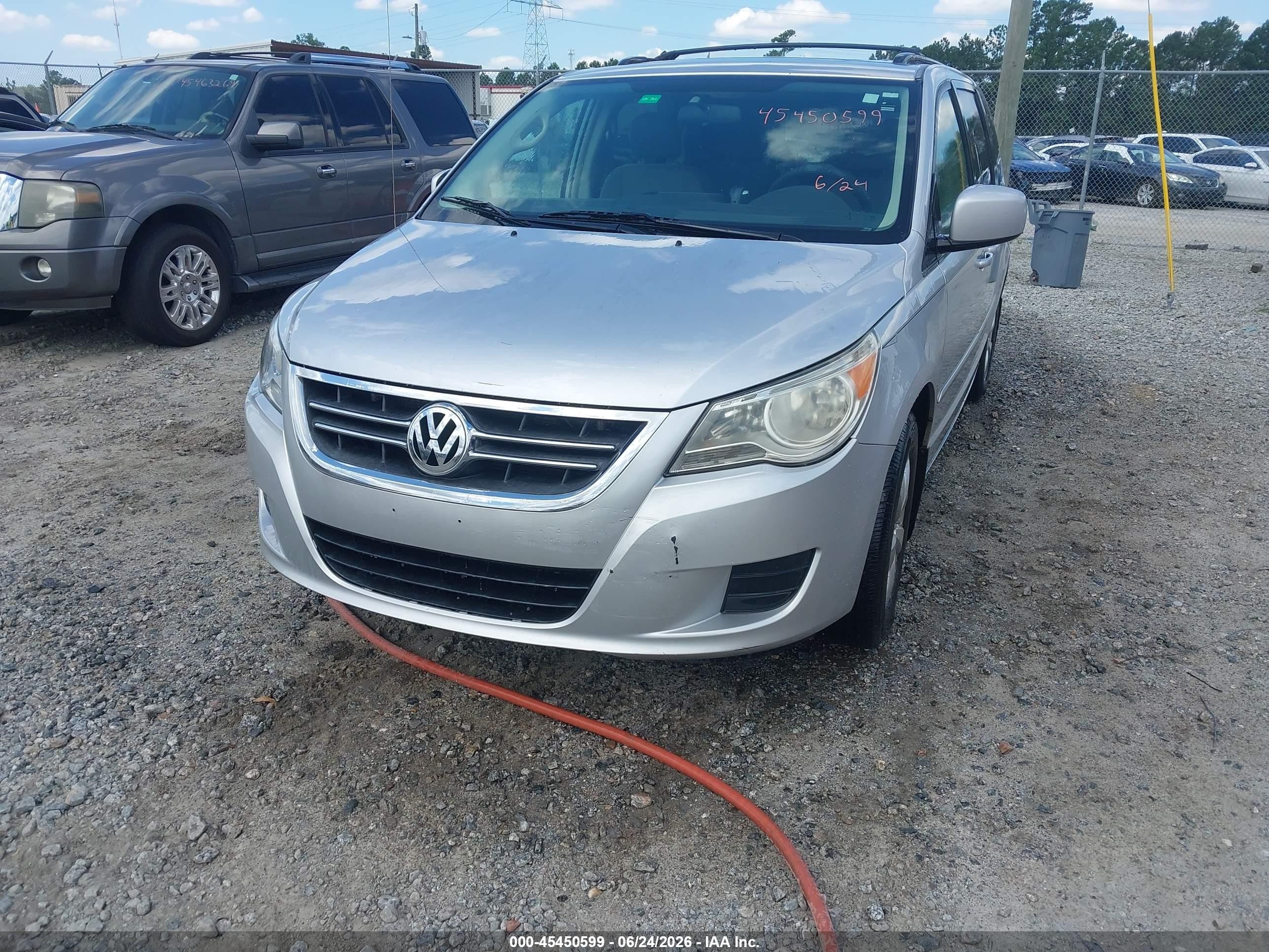 2009 Volkswagen Routan Se Silver vin: 2V8HW34109R582341