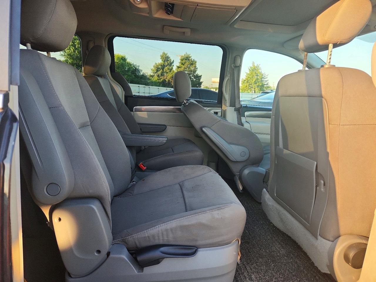 2009 Volkswagen Routan Se Черный vin: 2V8HW34149R586327