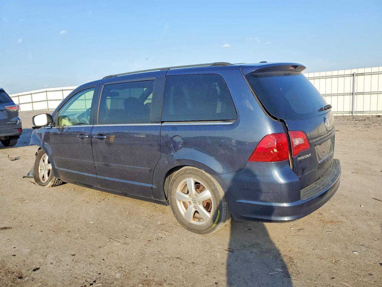 2009 Volkswagen Routan Se Синий vin: 2V8HW34169R546590
